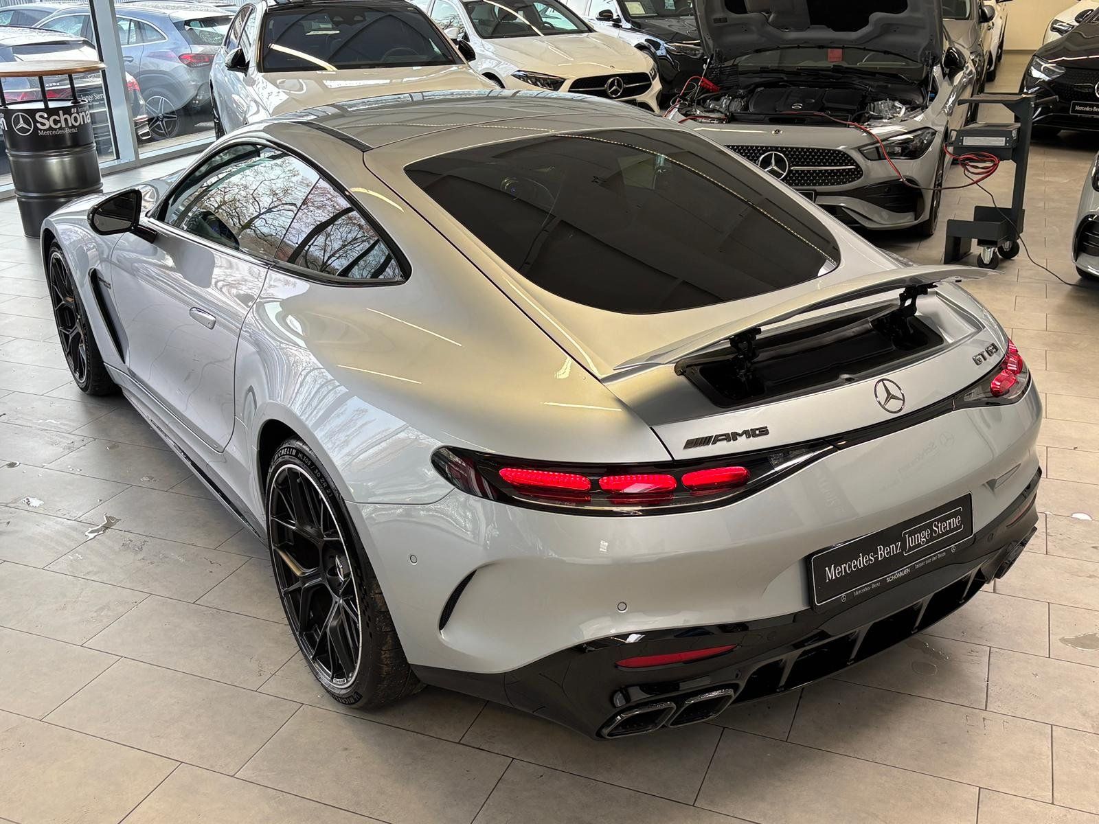 Fahrzeugabbildung Mercedes-Benz Mercedes-AMG GT 63 4M+ PERFO SITZ+BURM.HIGH+HUD