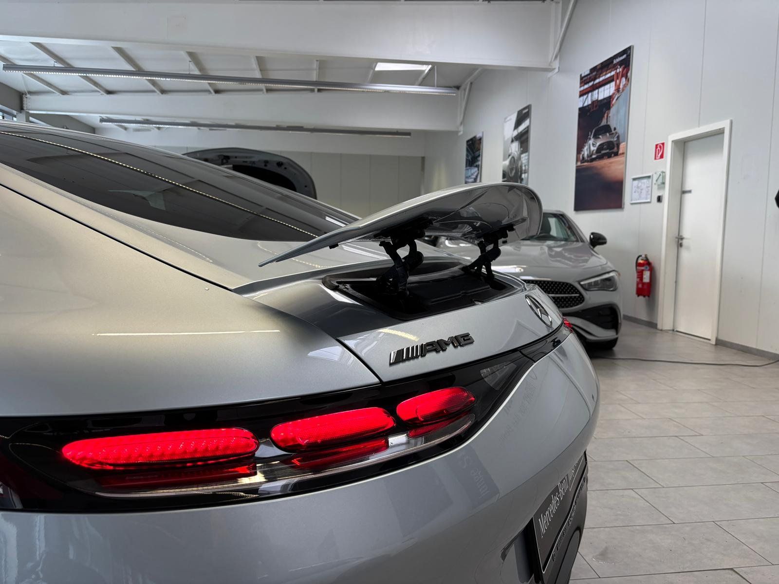 Fahrzeugabbildung Mercedes-Benz Mercedes-AMG GT 63 4M+ PERFO SITZ+BURM.HIGH+HUD