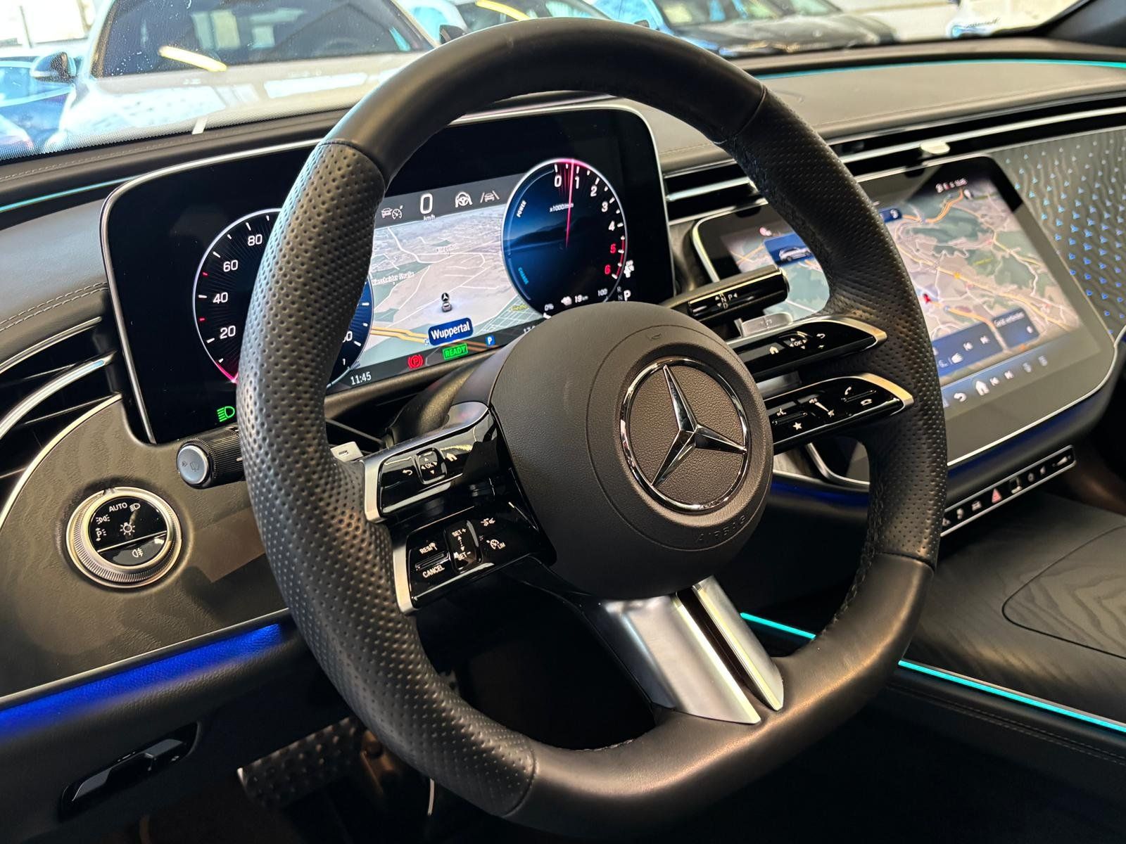 Fahrzeugabbildung Mercedes-Benz E 300de 4M T AMG PREMIUM+PANO+AHK+BURMESTER+DC