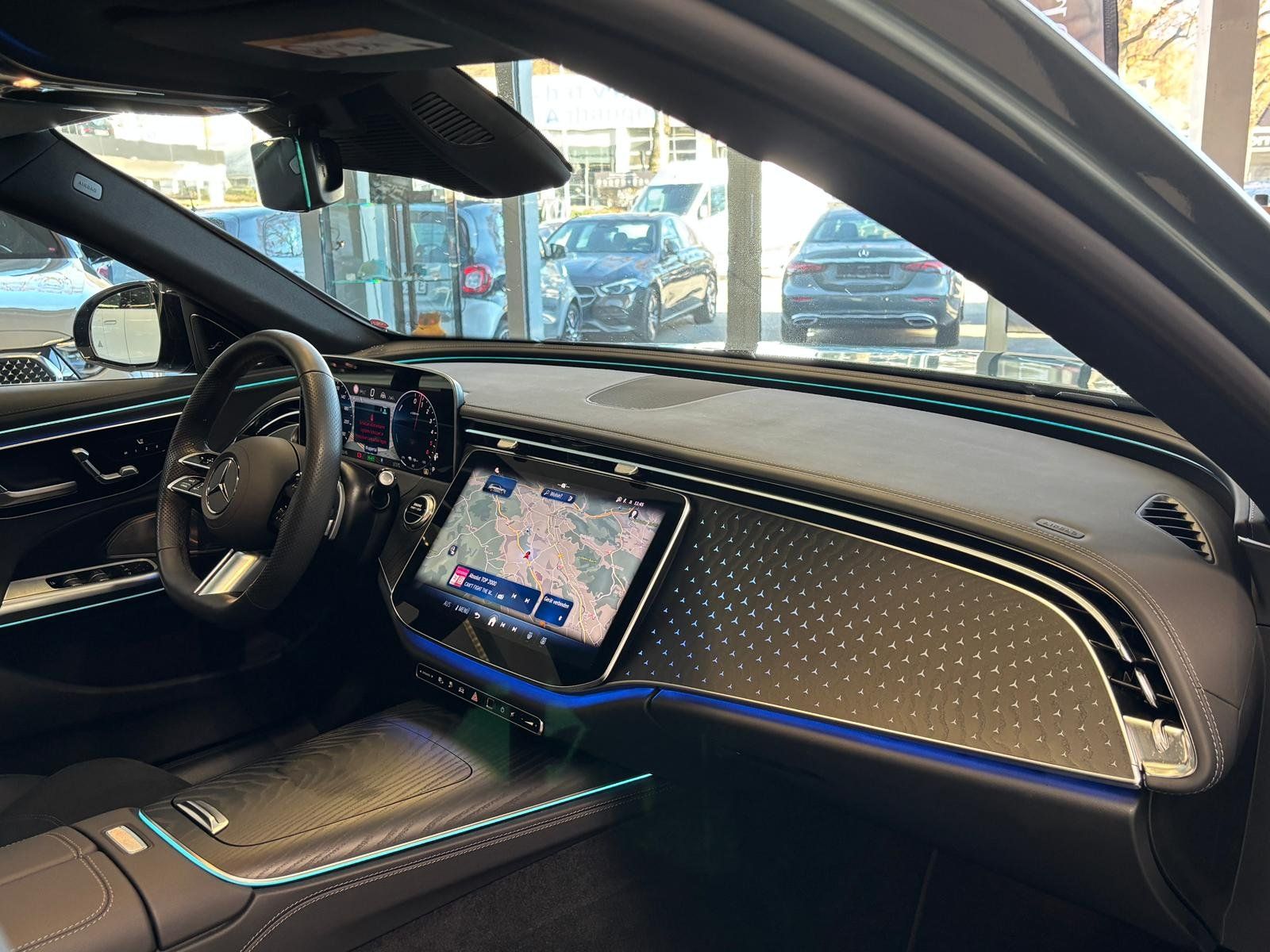 Fahrzeugabbildung Mercedes-Benz E 300de 4M T AMG PREMIUM+PANO+AHK+BURMESTER+DC