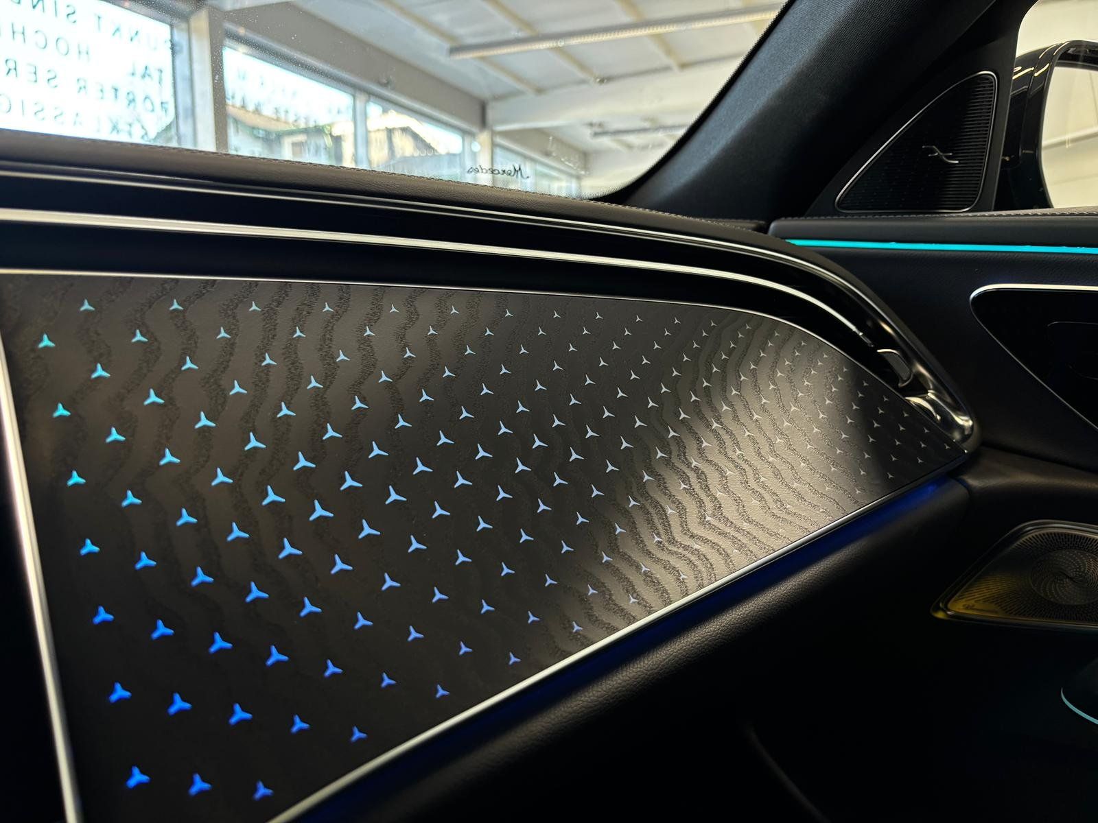 Fahrzeugabbildung Mercedes-Benz E 300de 4M T AMG PREMIUM+PANO+AHK+BURMESTER+DC