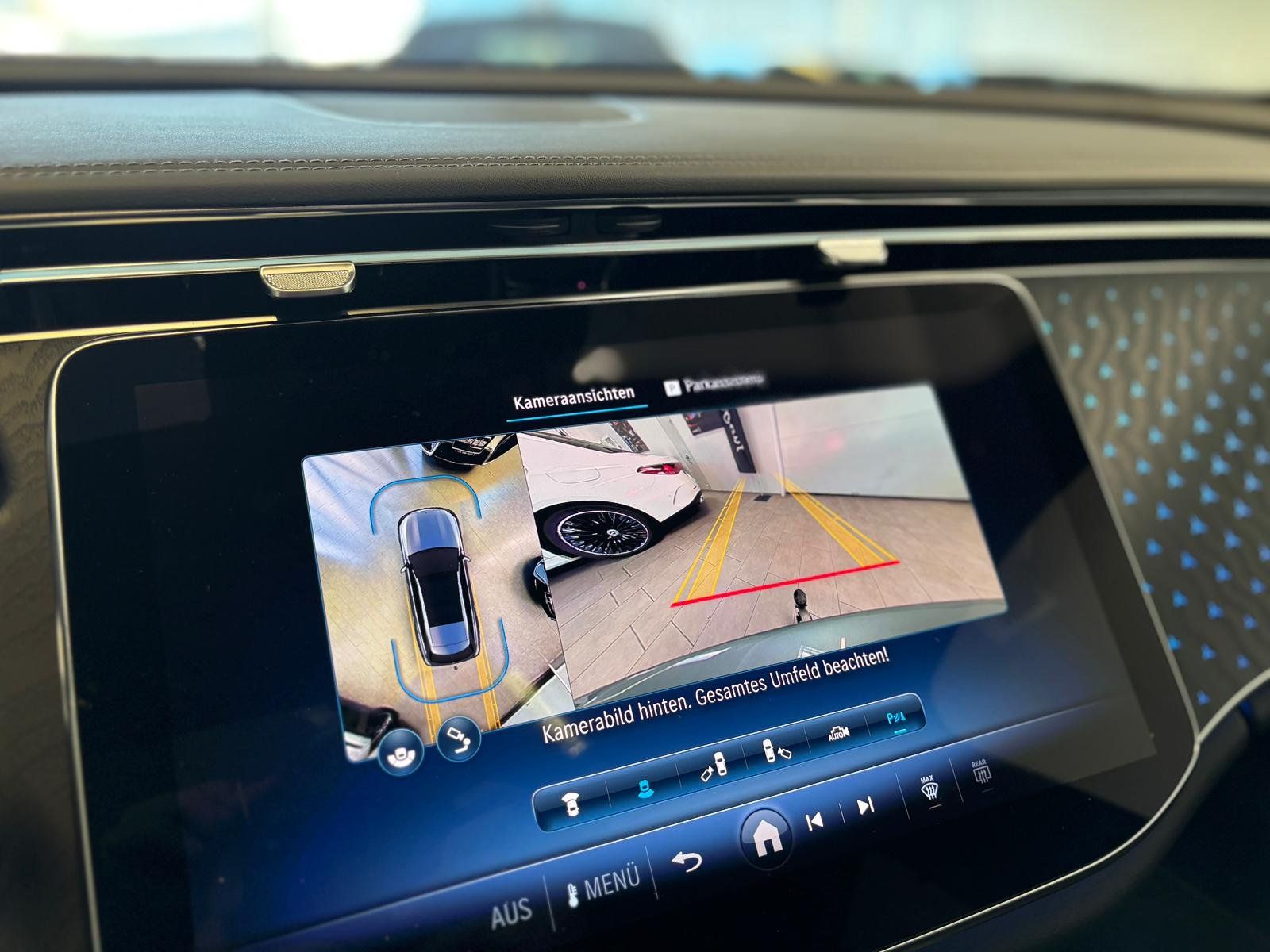 Fahrzeugabbildung Mercedes-Benz E 300de 4M T AMG PREMIUM+PANO+AHK+BURMESTER+DC