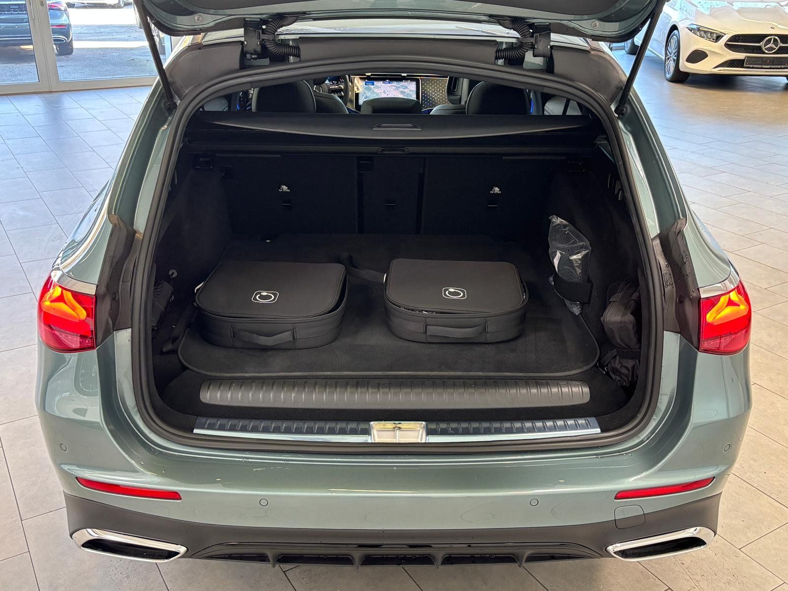 Fahrzeugabbildung Mercedes-Benz E 300de 4M T AMG PREMIUM+PANO+AHK+BURMESTER+DC