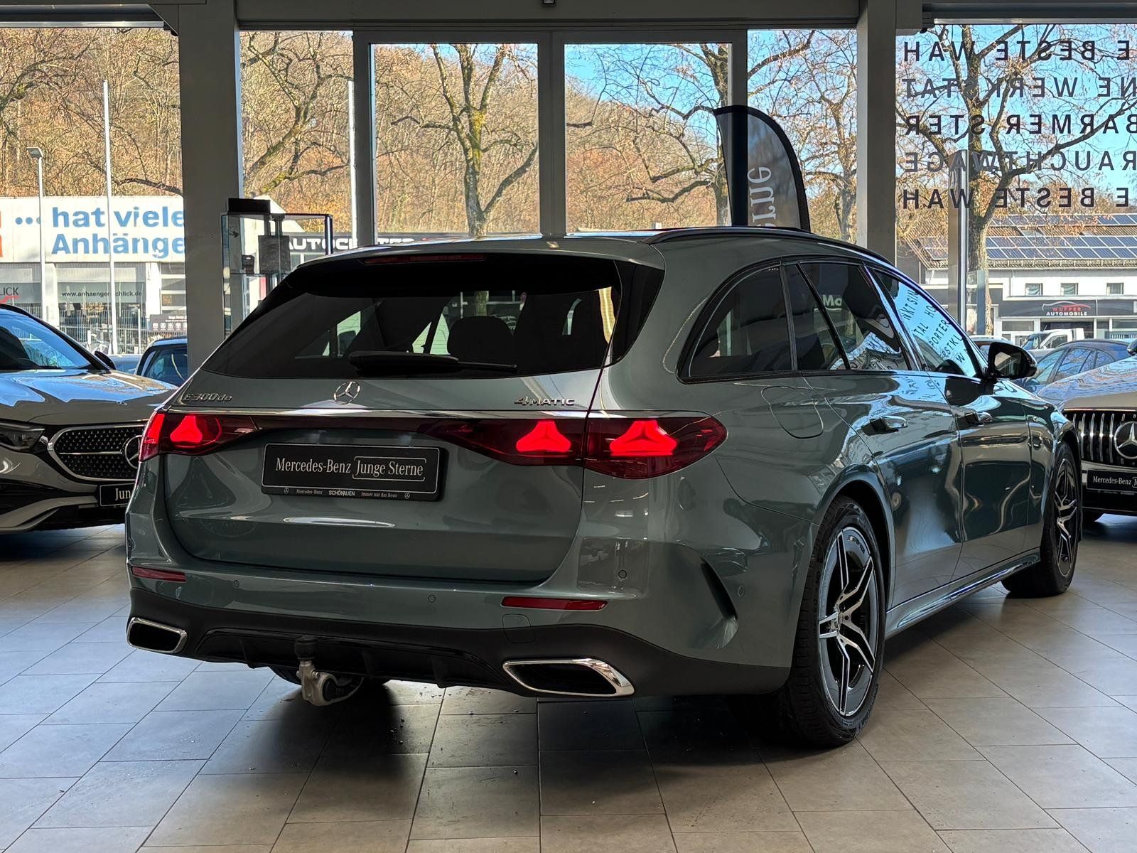 Fahrzeugabbildung Mercedes-Benz E 300de 4M T AMG PREMIUM+PANO+AHK+BURMESTER+DC