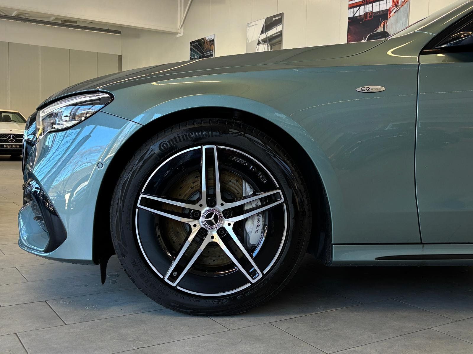 Fahrzeugabbildung Mercedes-Benz E 300de 4M T AMG PREMIUM+PANO+AHK+BURMESTER+DC