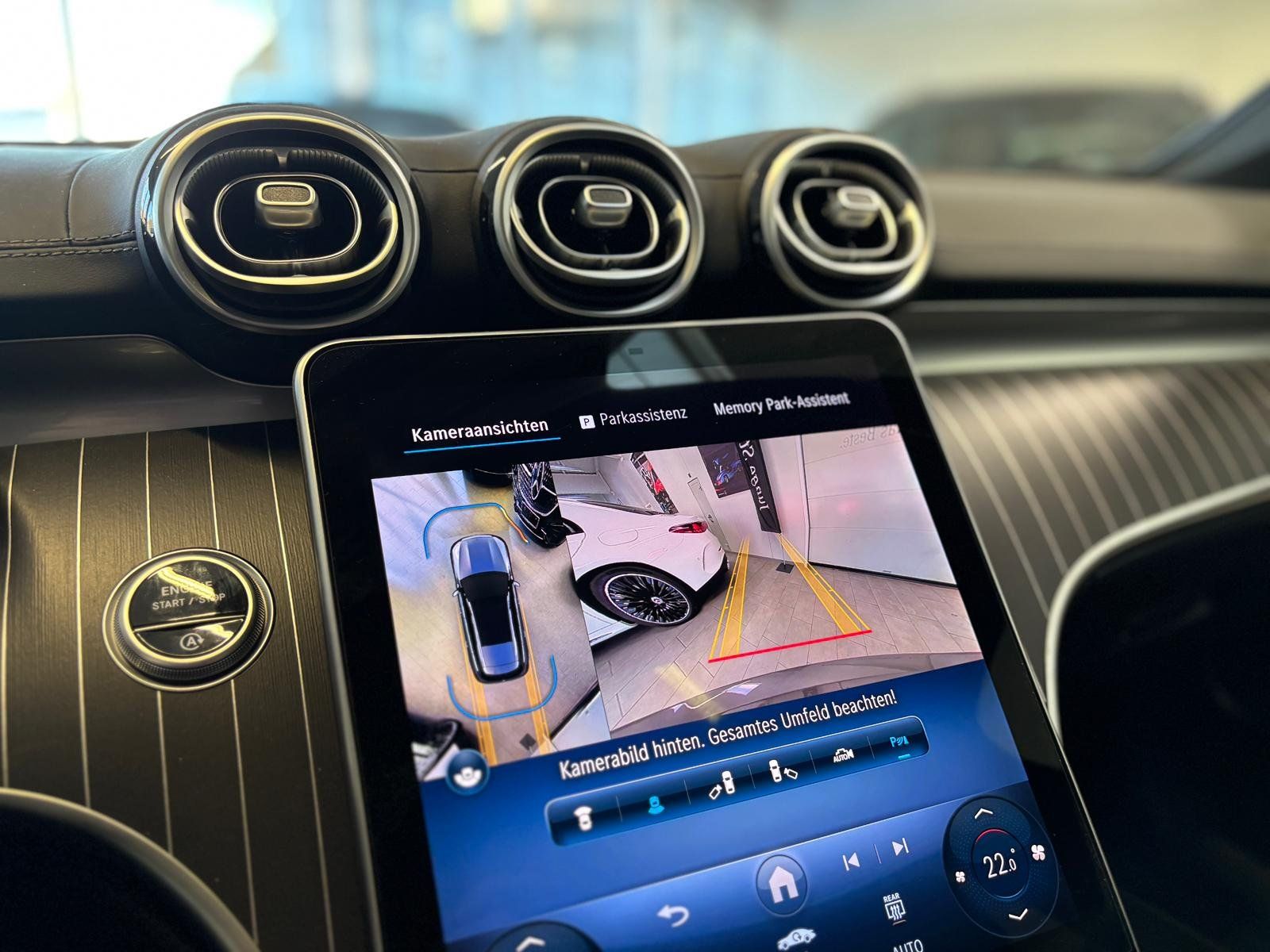 Fahrzeugabbildung Mercedes-Benz C 300d T AMG DISTR+PANO+HUD+BURM+MEMORY+DIGITAL