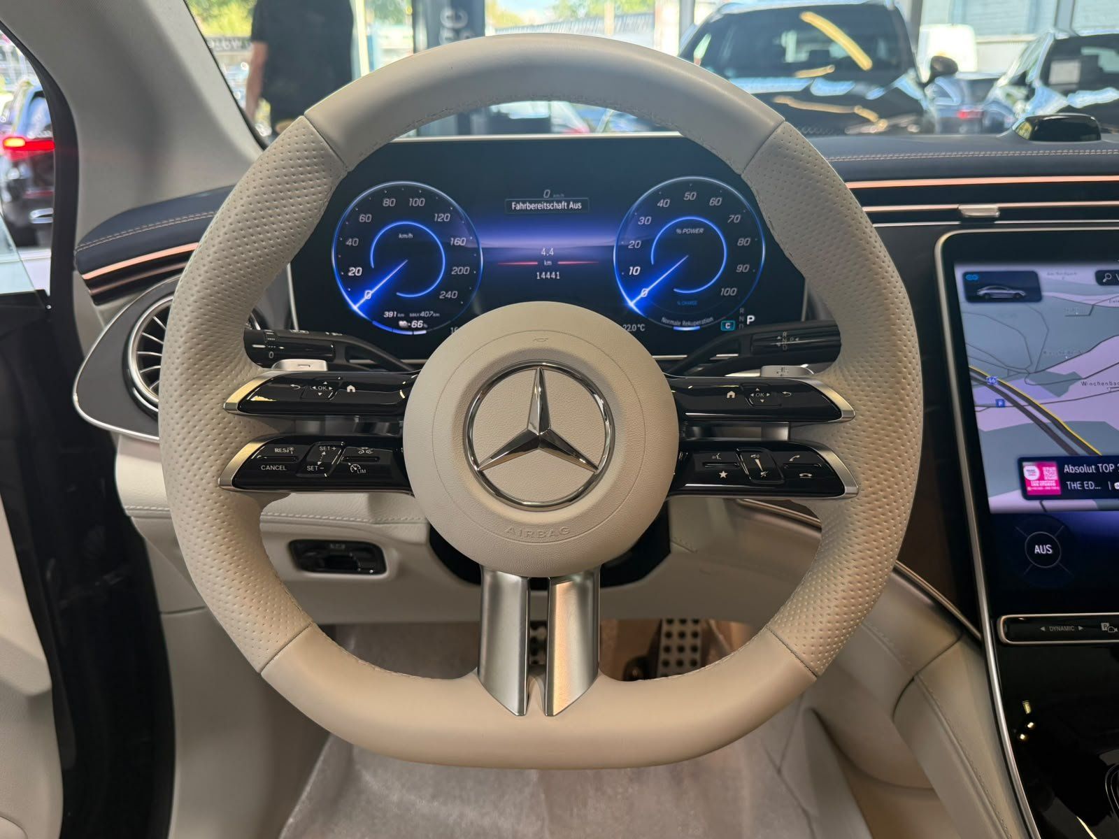 Fahrzeugabbildung Mercedes-Benz EQE 350+ AMG AIRMATIC+PANO+BURM+AHK+DISTR+NIGHT