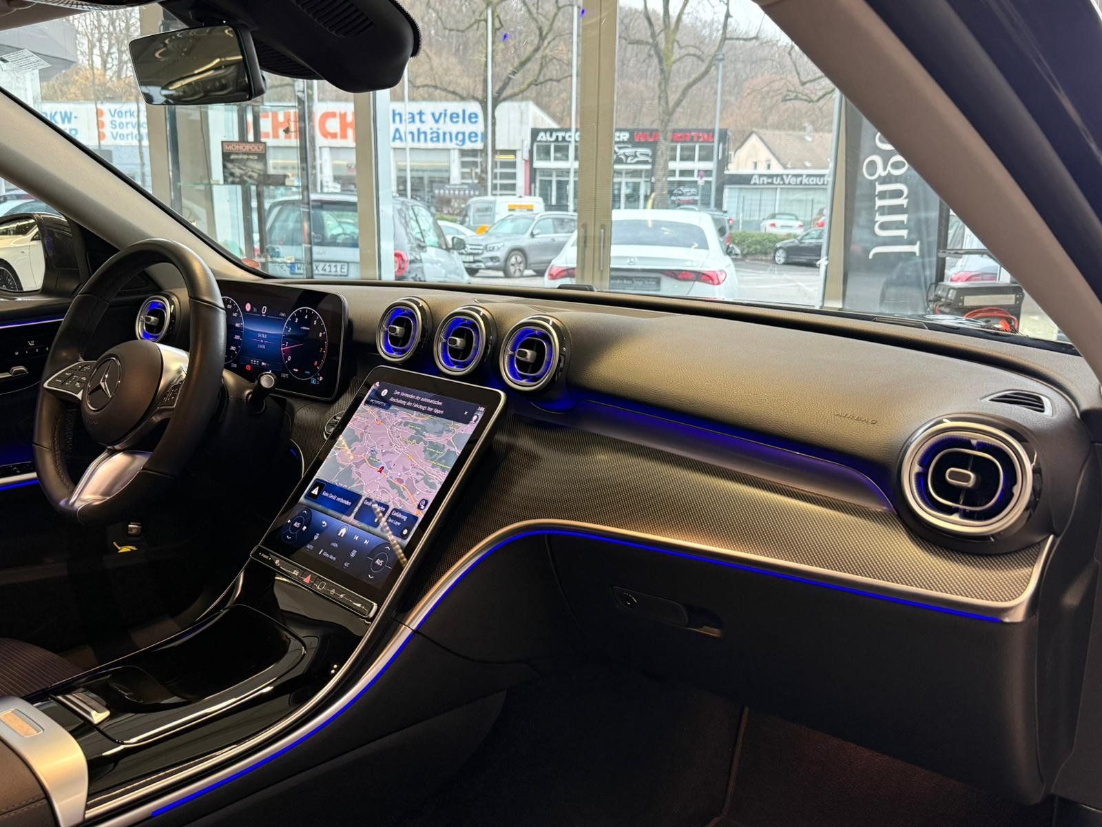 Fahrzeugabbildung Mercedes-Benz C 180 Avantgarde MEMORY+KAMERA+TOTW+CARPLAY+LED