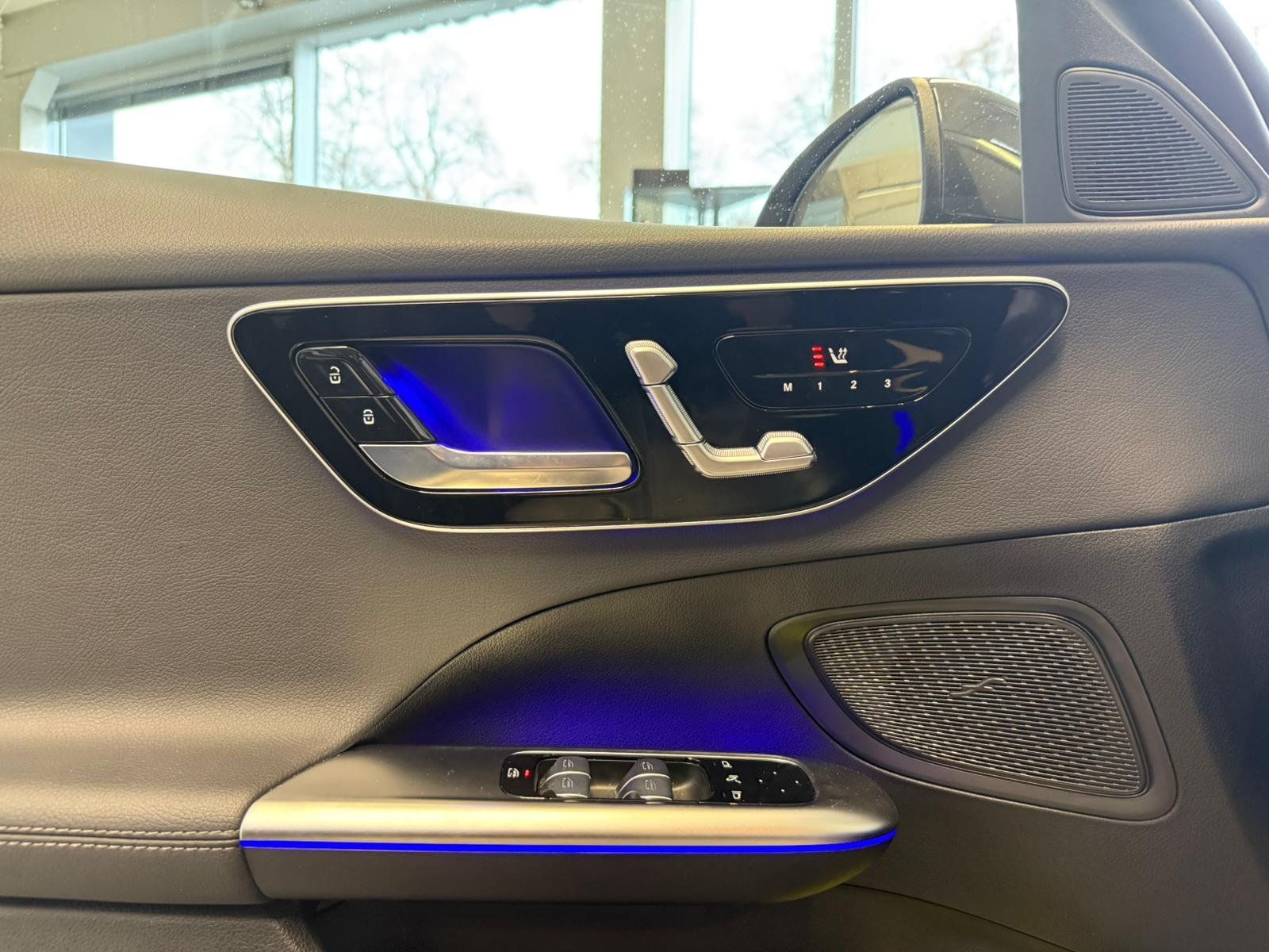 Fahrzeugabbildung Mercedes-Benz C 180 Avantgarde MEMORY+KAMERA+TOTW+CARPLAY+LED
