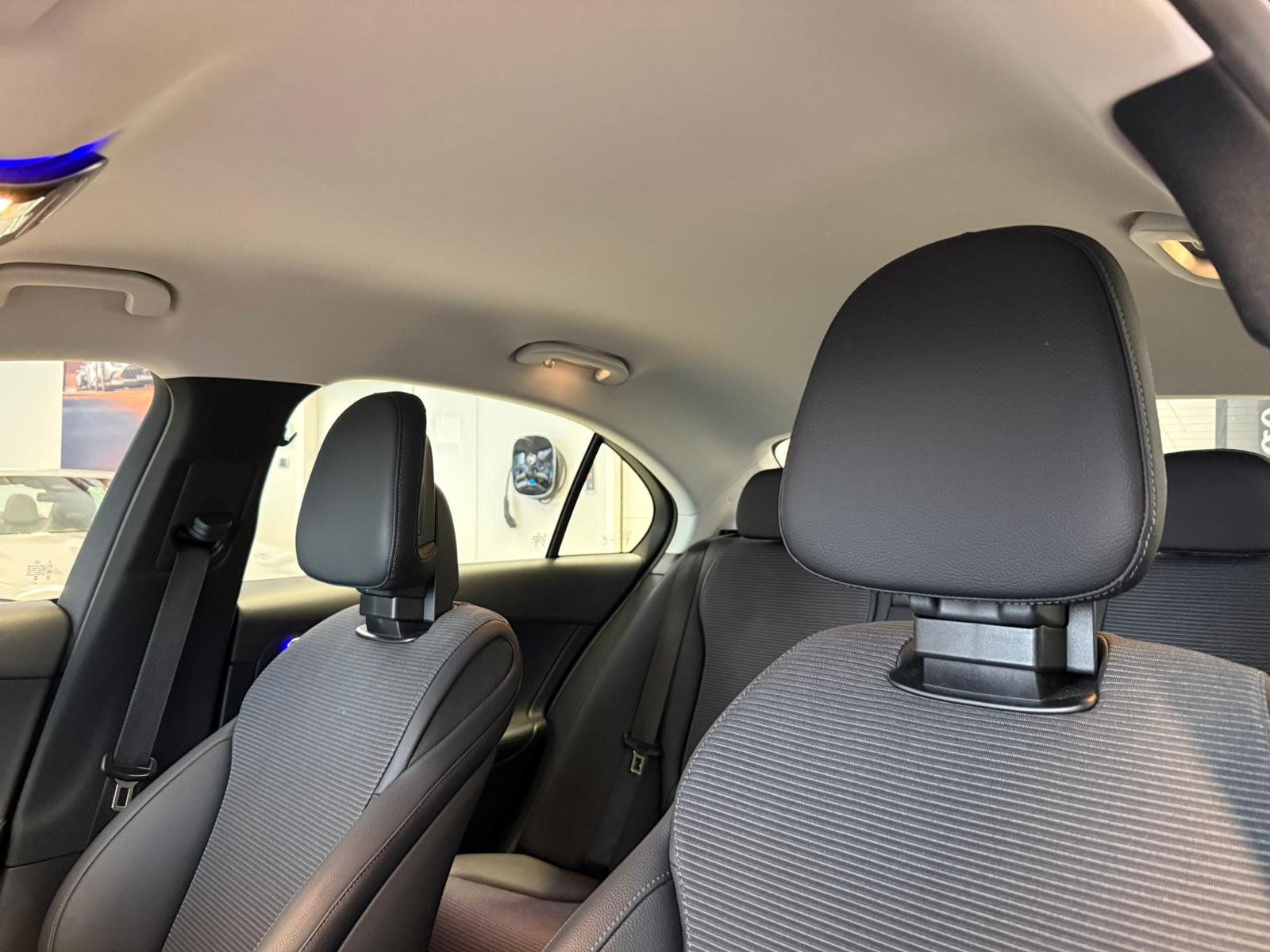 Fahrzeugabbildung Mercedes-Benz C 180 Avantgarde MEMORY+KAMERA+TOTW+CARPLAY+LED