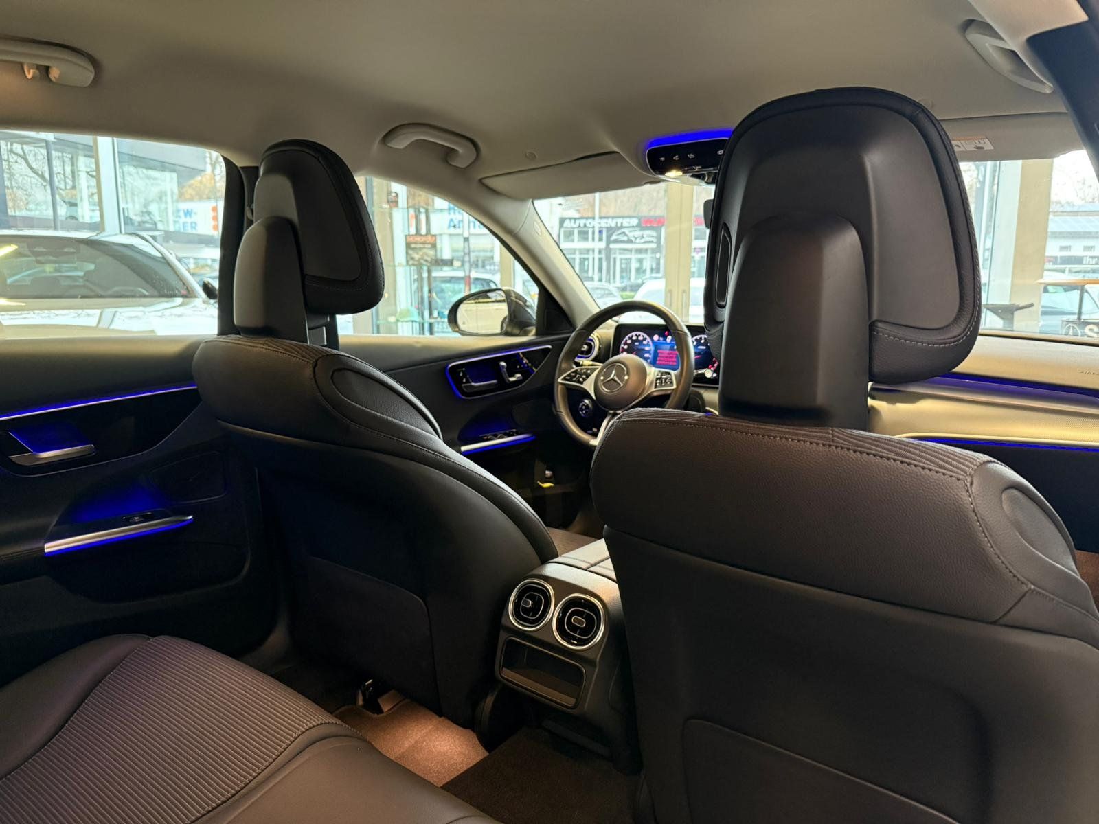 Fahrzeugabbildung Mercedes-Benz C 180 Avantgarde MEMORY+KAMERA+TOTW+CARPLAY+LED