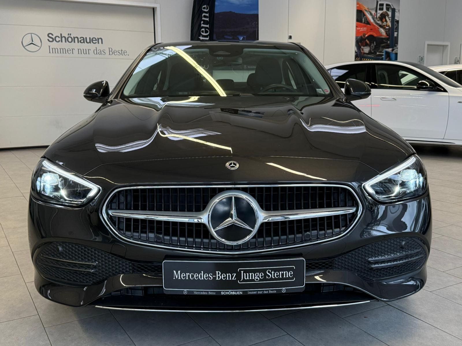 Fahrzeugabbildung Mercedes-Benz C 180 Avantgarde MEMORY+KAMERA+TOTW+CARPLAY+LED