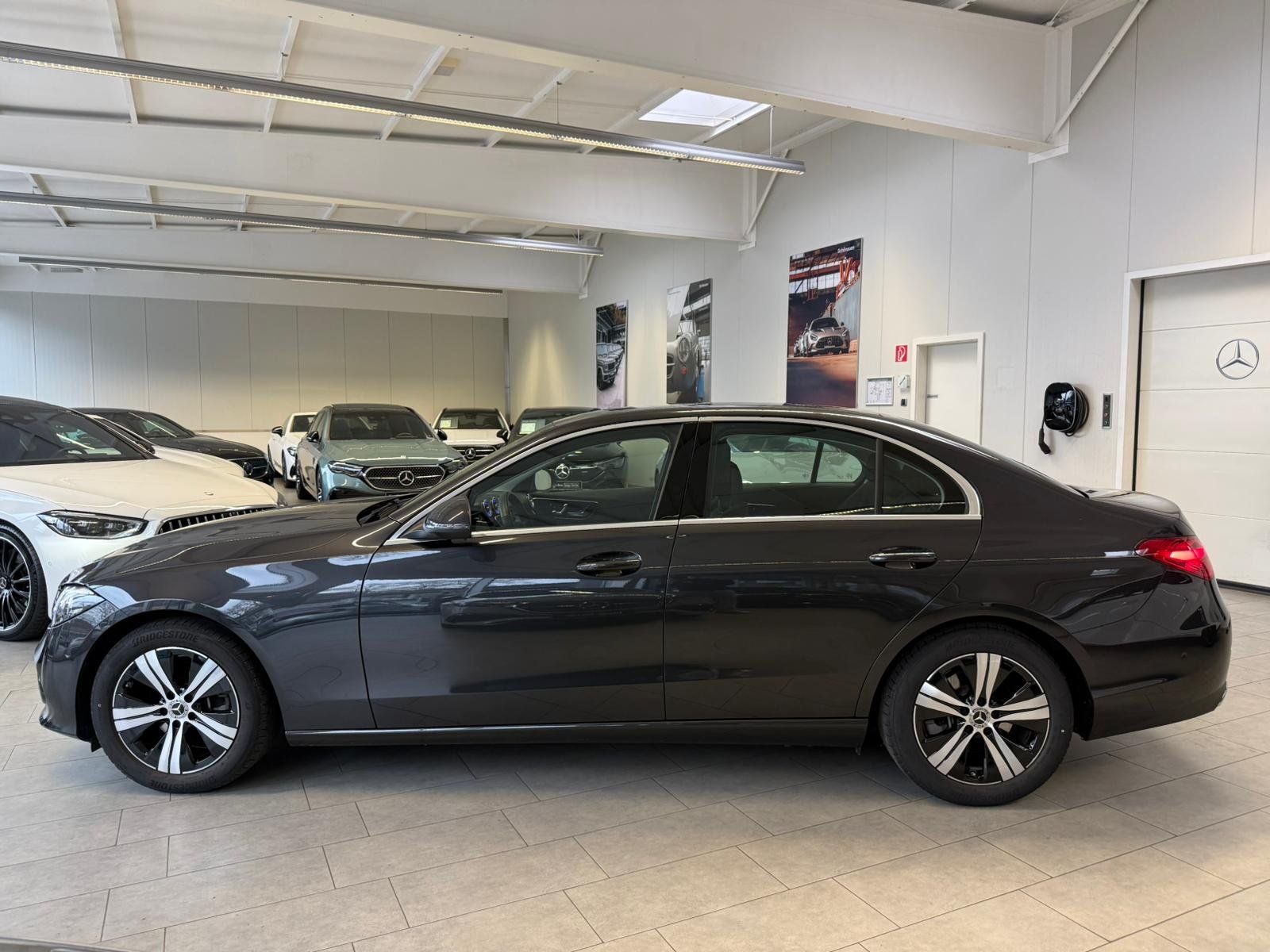 Fahrzeugabbildung Mercedes-Benz C 180 Avantgarde MEMORY+KAMERA+TOTW+CARPLAY+LED