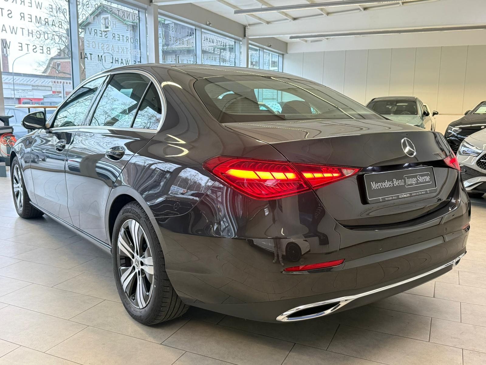 Fahrzeugabbildung Mercedes-Benz C 180 Avantgarde MEMORY+KAMERA+TOTW+CARPLAY+LED