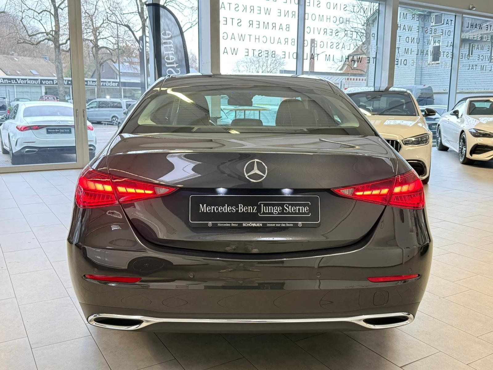 Fahrzeugabbildung Mercedes-Benz C 180 Avantgarde MEMORY+KAMERA+TOTW+CARPLAY+LED