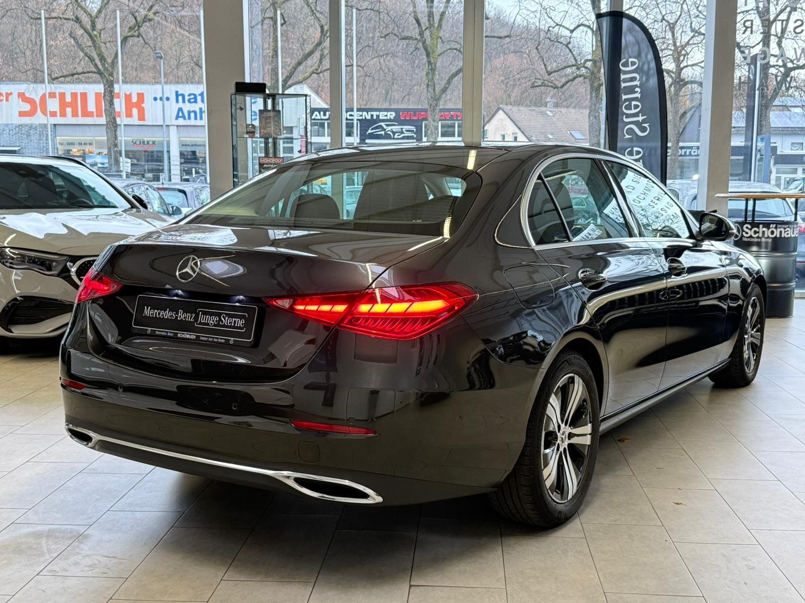 Fahrzeugabbildung Mercedes-Benz C 180 Avantgarde MEMORY+KAMERA+TOTW+CARPLAY+LED