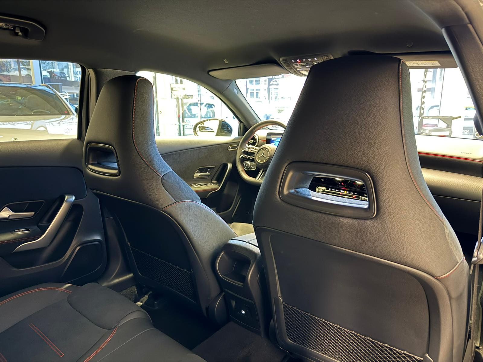 Fahrzeugabbildung Mercedes-Benz A 200 AMG+NIGHT+360°+CARPLAY+LED+TOTW+LENKRADHZ