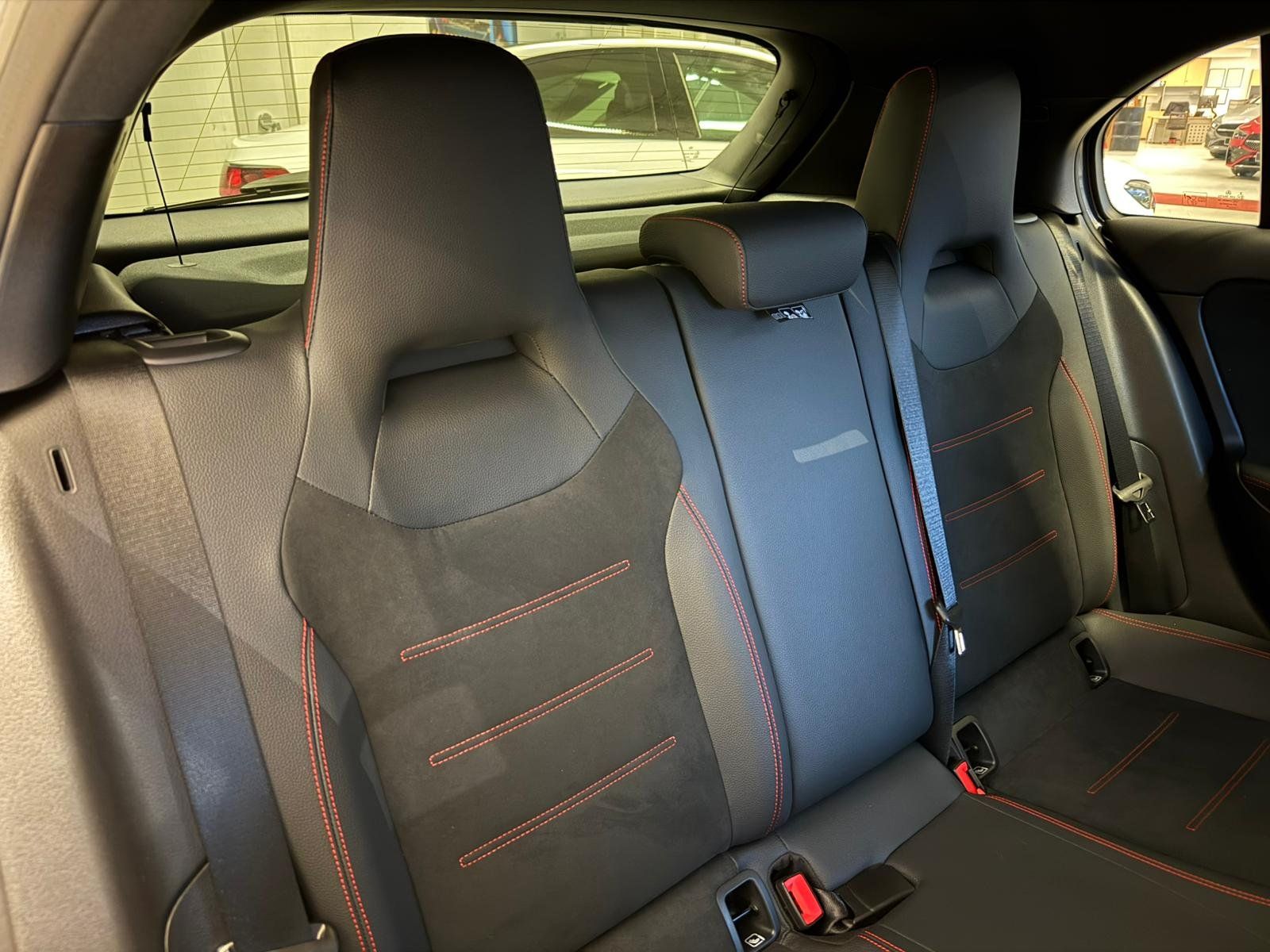 Fahrzeugabbildung Mercedes-Benz A 200 AMG+NIGHT+360°+CARPLAY+LED+TOTW+LENKRADHZ