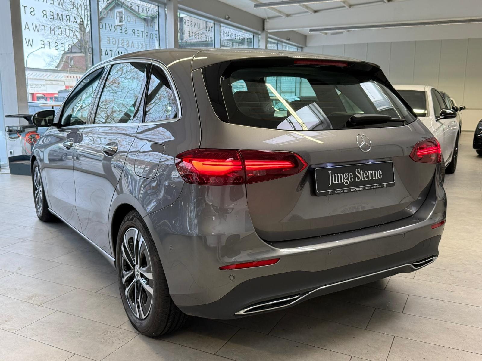 Fahrzeugabbildung Mercedes-Benz B 220 4M Progressive DISTR+MEMORY+360°+KEYLESS