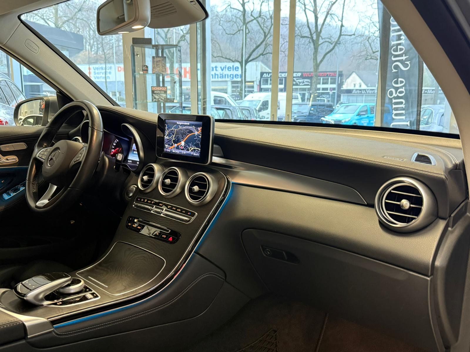 Fahrzeugabbildung Mercedes-Benz GLC 250 4M Exclusive MEMORY+360°+TOTW+LED+NAVI