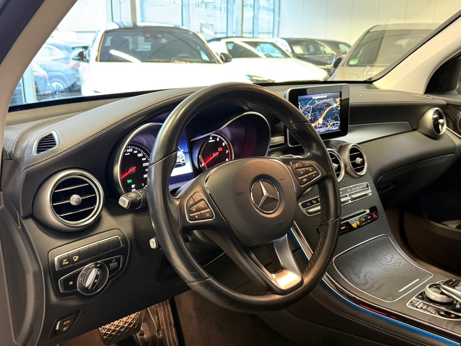Fahrzeugabbildung Mercedes-Benz GLC 250 4M Exclusive MEMORY+360°+TOTW+LED+NAVI