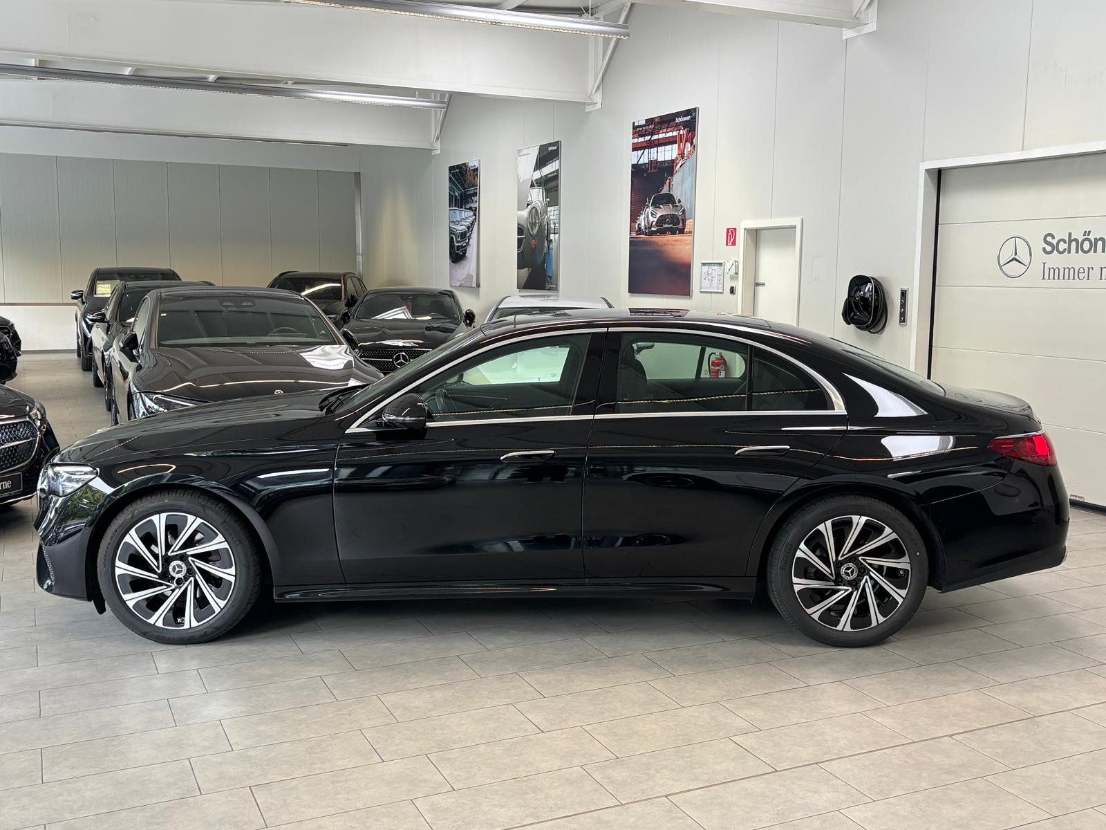 Fahrzeugabbildung Mercedes-Benz E 200 AVANTGARDE PANO+DISTRO+19"+KEYLESS+CARPLAY