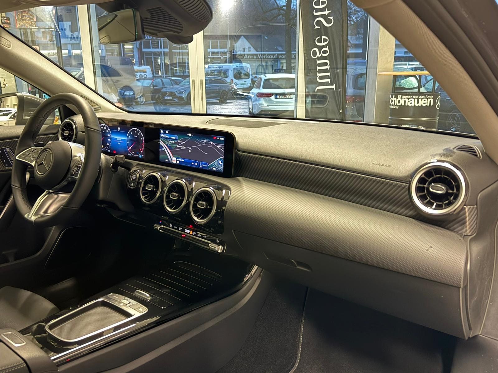 Fahrzeugabbildung Mercedes-Benz A 200 Progressive BURMES+MBEAM+360°+MEMORY+TOTW.