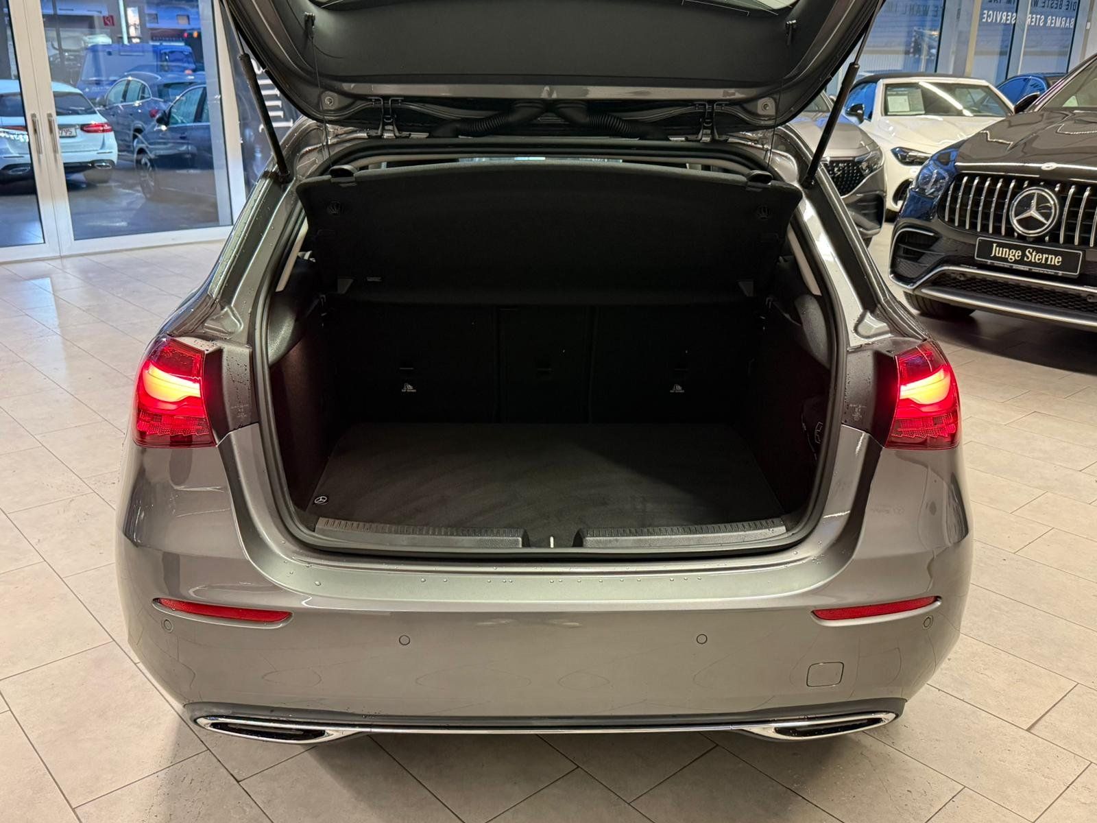 Fahrzeugabbildung Mercedes-Benz A 200 Progressive BURMES+MBEAM+360°+MEMORY+TOTW.