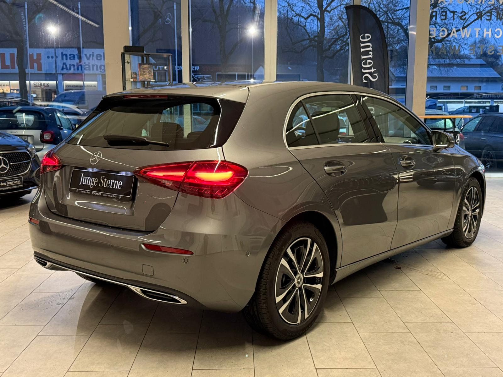 Fahrzeugabbildung Mercedes-Benz A 200 Progressive BURMES+MBEAM+360°+MEMORY+TOTW.