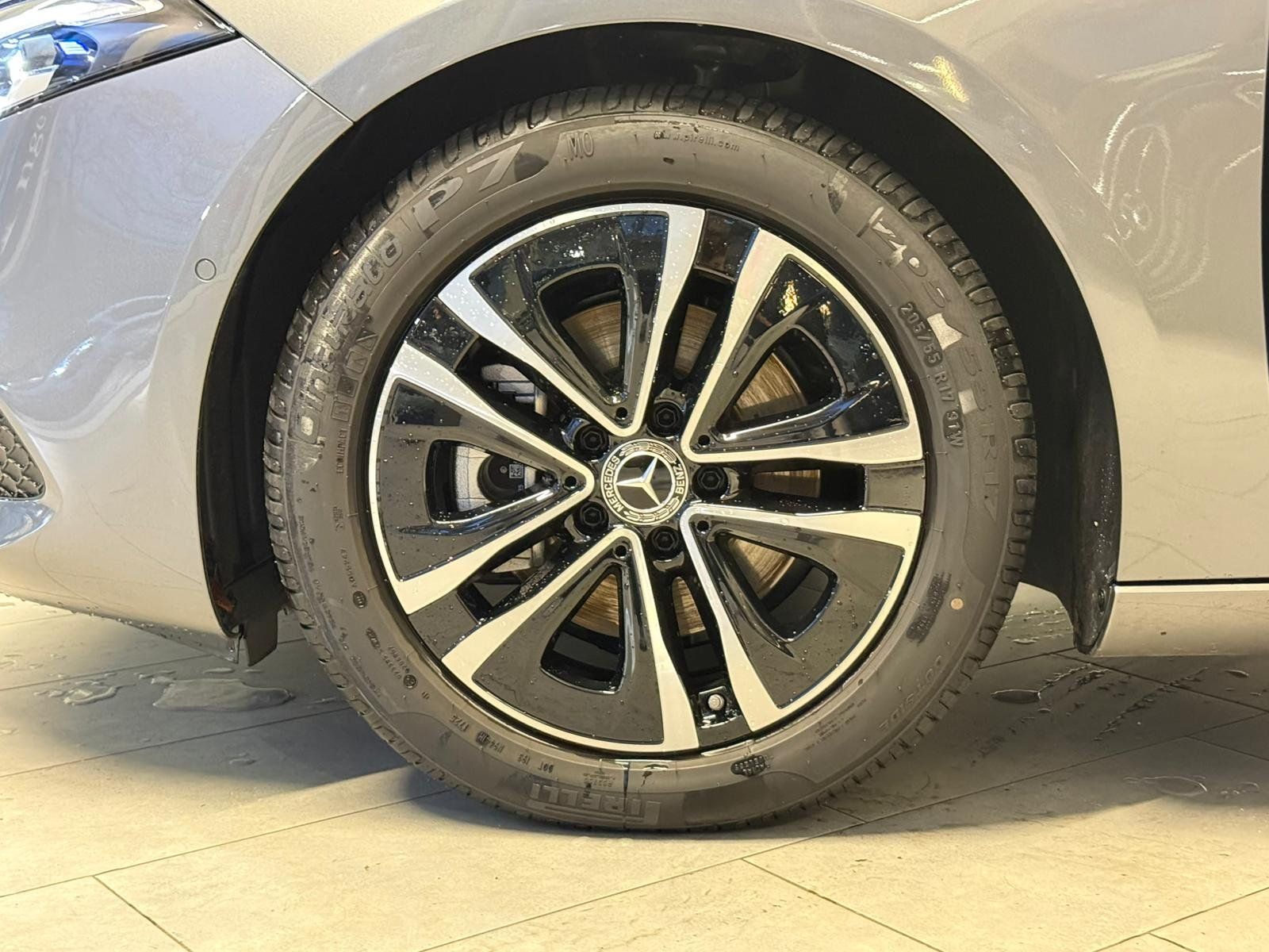 Fahrzeugabbildung Mercedes-Benz A 200 Progressive BURMES+MBEAM+360°+MEMORY+TOTW.