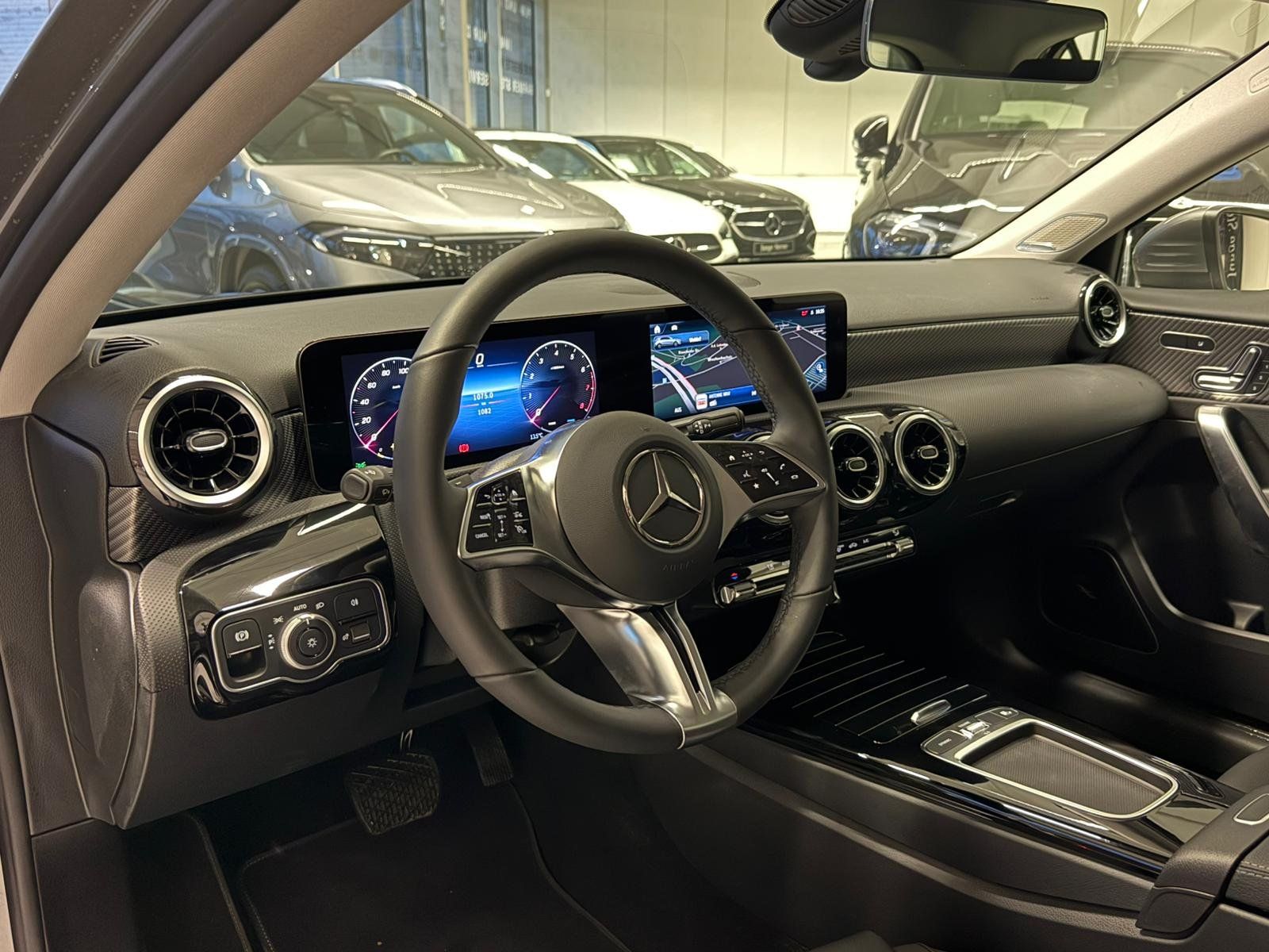Fahrzeugabbildung Mercedes-Benz A 200 Progressive BURMES+MBEAM+360°+MEMORY+TOTW.