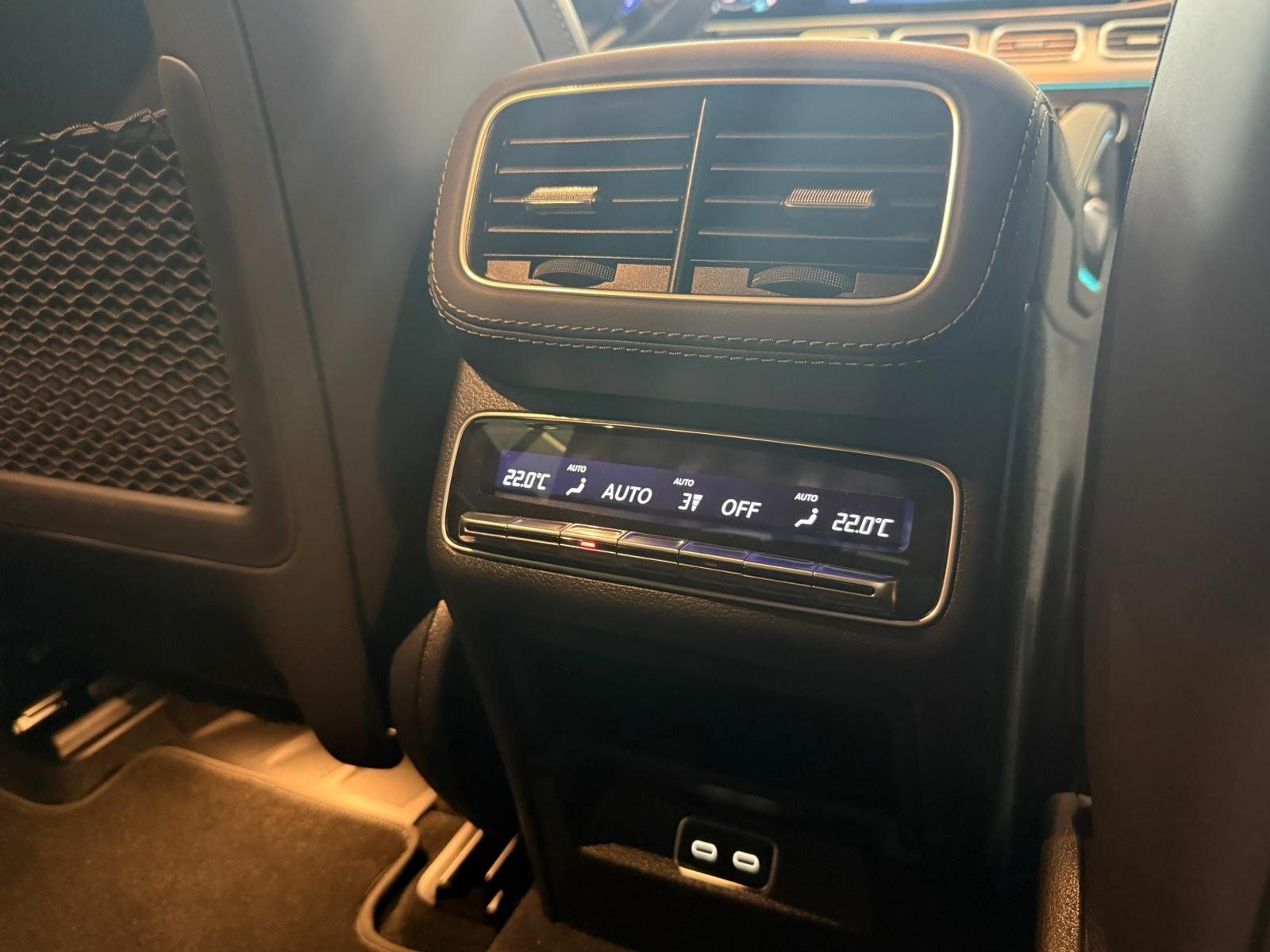 Fahrzeugabbildung Mercedes-Benz GLE 53 4M+ Coupé PANO+HUD+STDHZ+BURMES+AHK+MBEAM