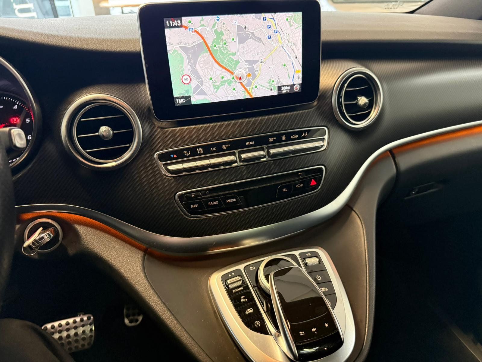 Fahrzeugabbildung Mercedes-Benz V 250 d 4M EDITION Lang AMG+DISTR+PANO+STDHZ+AHK