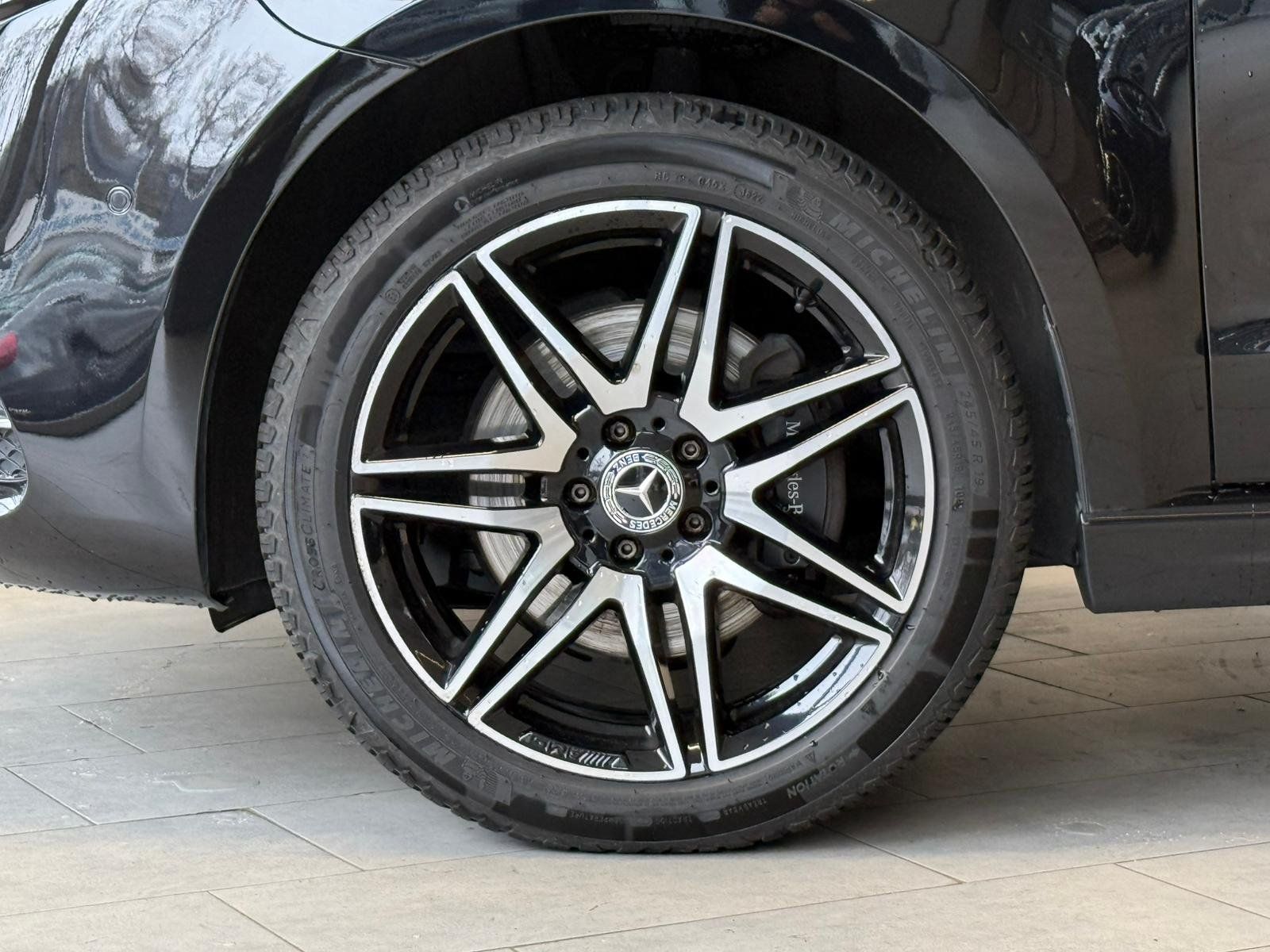 Fahrzeugabbildung Mercedes-Benz V 250 d 4M EDITION Lang AMG+DISTR+PANO+STDHZ+AHK