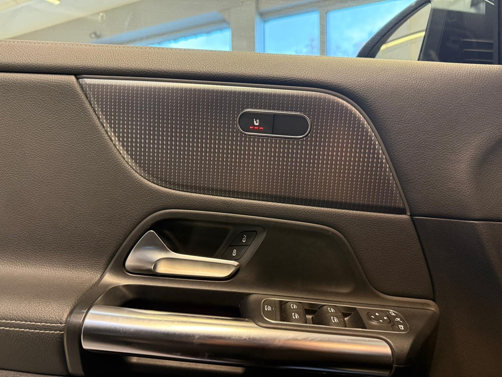 Fahrzeugabbildung Mercedes-Benz GLA 250 e Progressive DISTR+PANO+KAMERA+CARPLAY