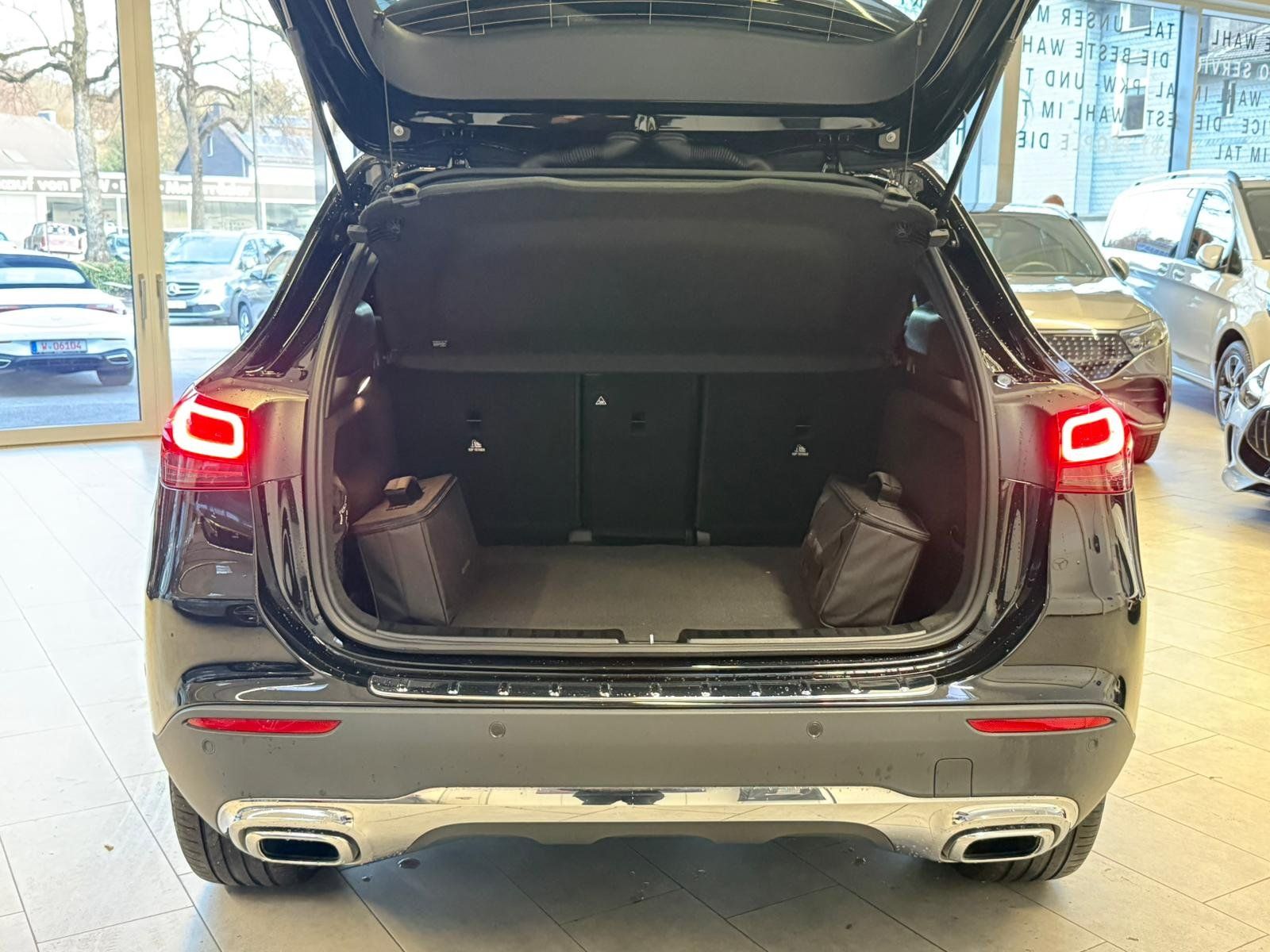 Fahrzeugabbildung Mercedes-Benz GLA 250 e Progressive DISTR+PANO+KAMERA+CARPLAY