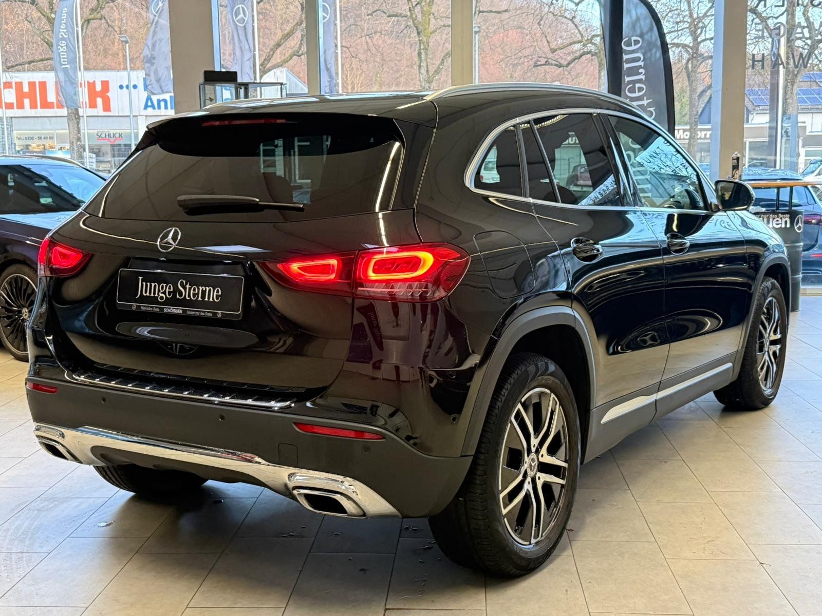 Fahrzeugabbildung Mercedes-Benz GLA 250 e Progressive DISTR+PANO+KAMERA+CARPLAY