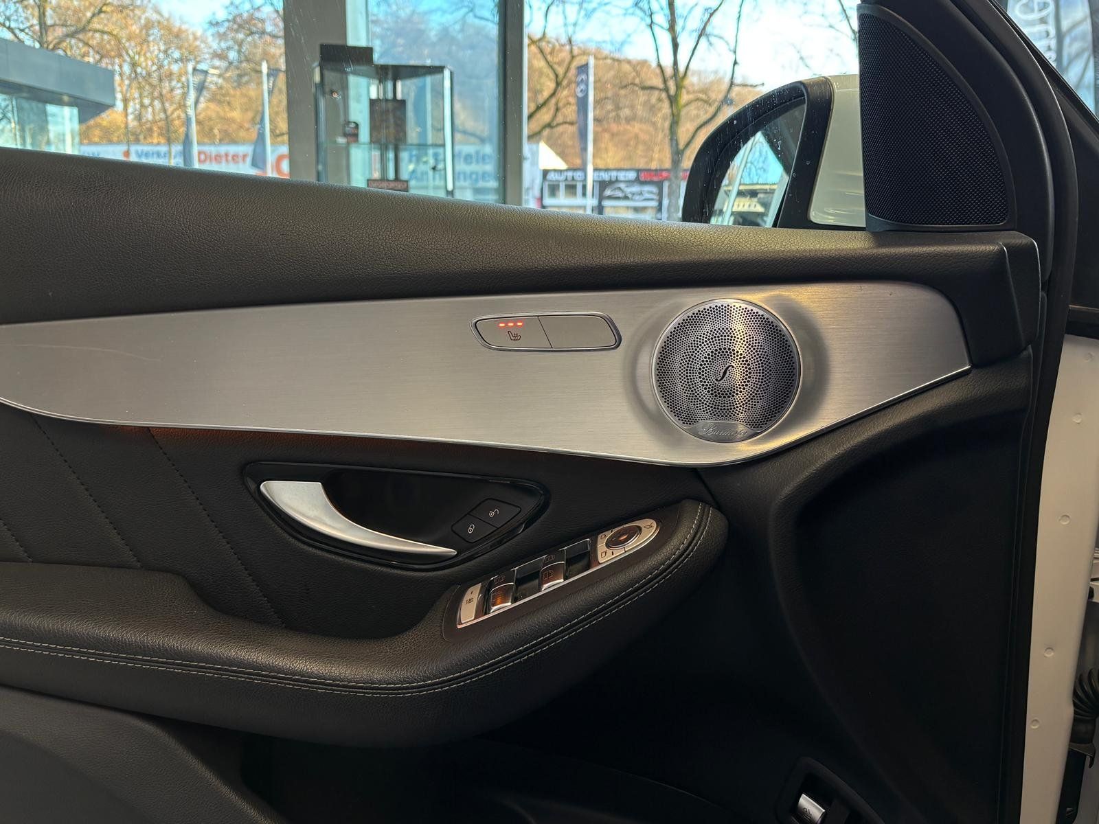 Fahrzeugabbildung Mercedes-Benz GLC 350 d 4M AMG DISTR+PANO+BURM+AHK+COMAND+360°