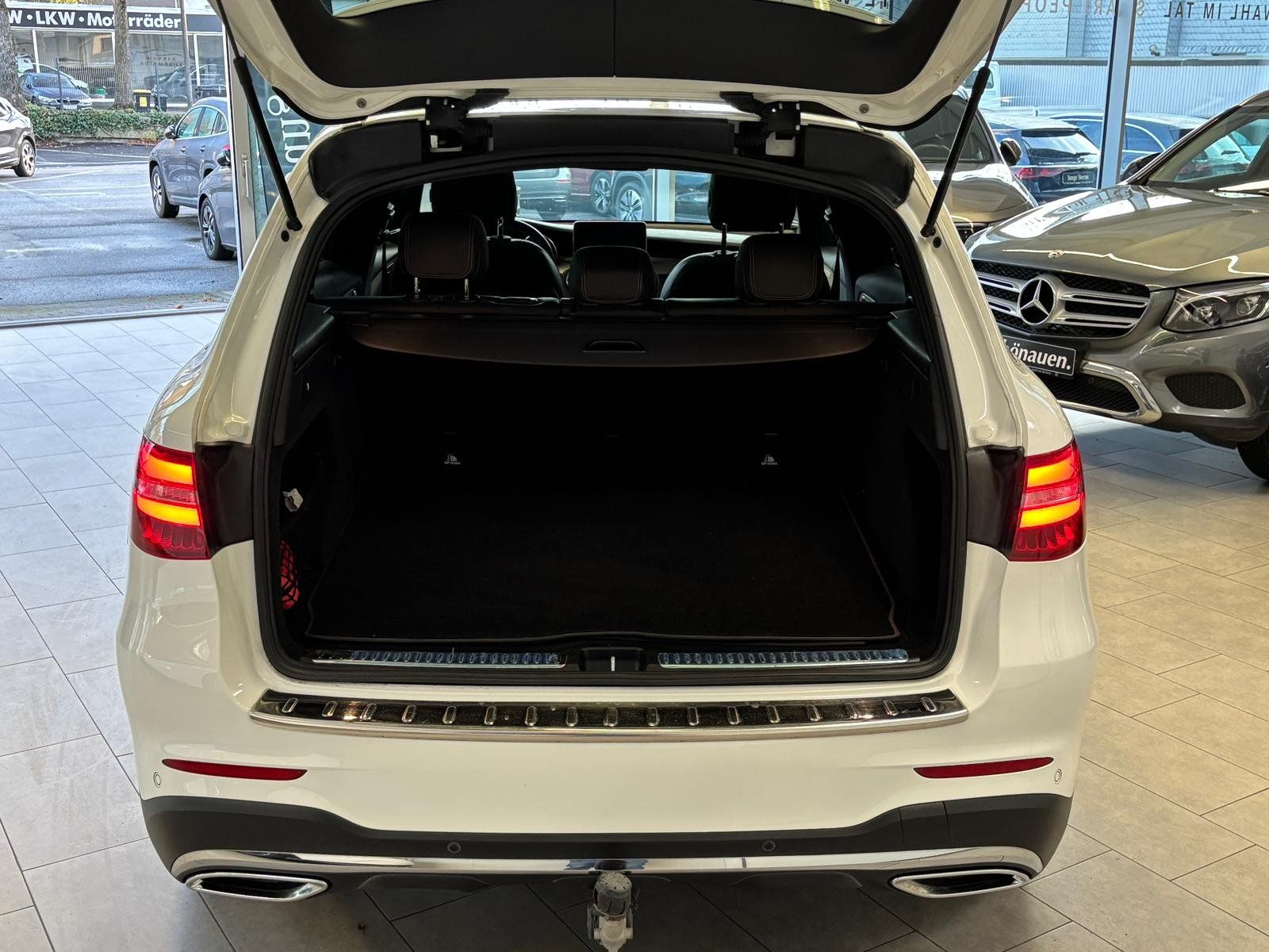 Fahrzeugabbildung Mercedes-Benz GLC 350 d 4M AMG DISTR+PANO+BURM+AHK+COMAND+360°