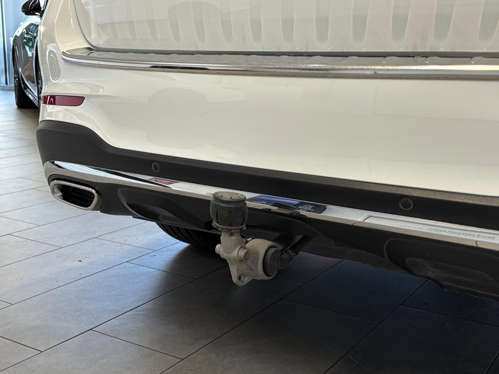 Fahrzeugabbildung Mercedes-Benz GLC 350 d 4M AMG DISTR+PANO+BURM+AHK+COMAND+360°