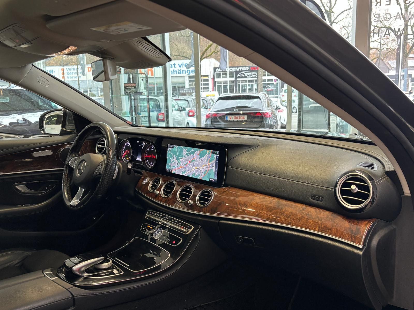 Fahrzeugabbildung Mercedes-Benz E 220 d T Exclusive COMAND+AHK+360°+TOTW+SHD+LED