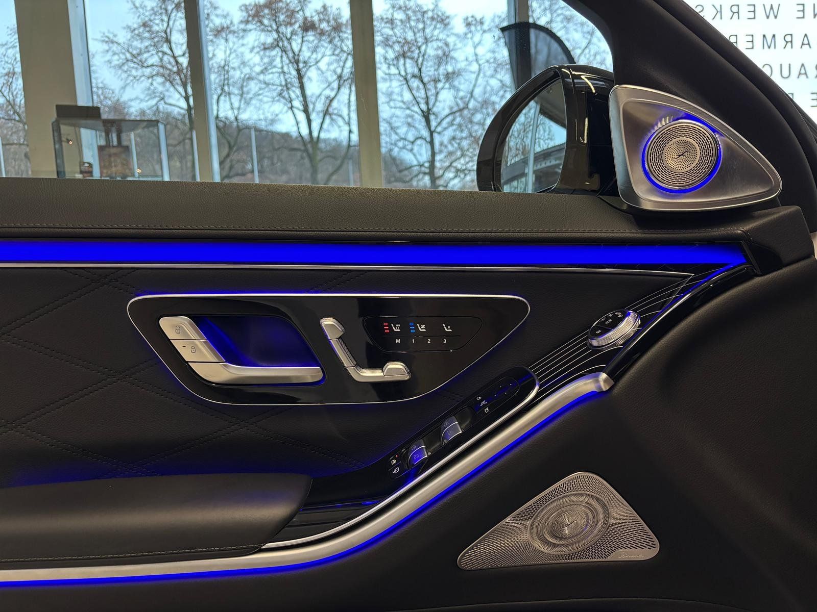 Fahrzeugabbildung Mercedes-Benz S 63 E PERF. L DISTR+HUD+BURM4D+PANO+NIGHT+360°