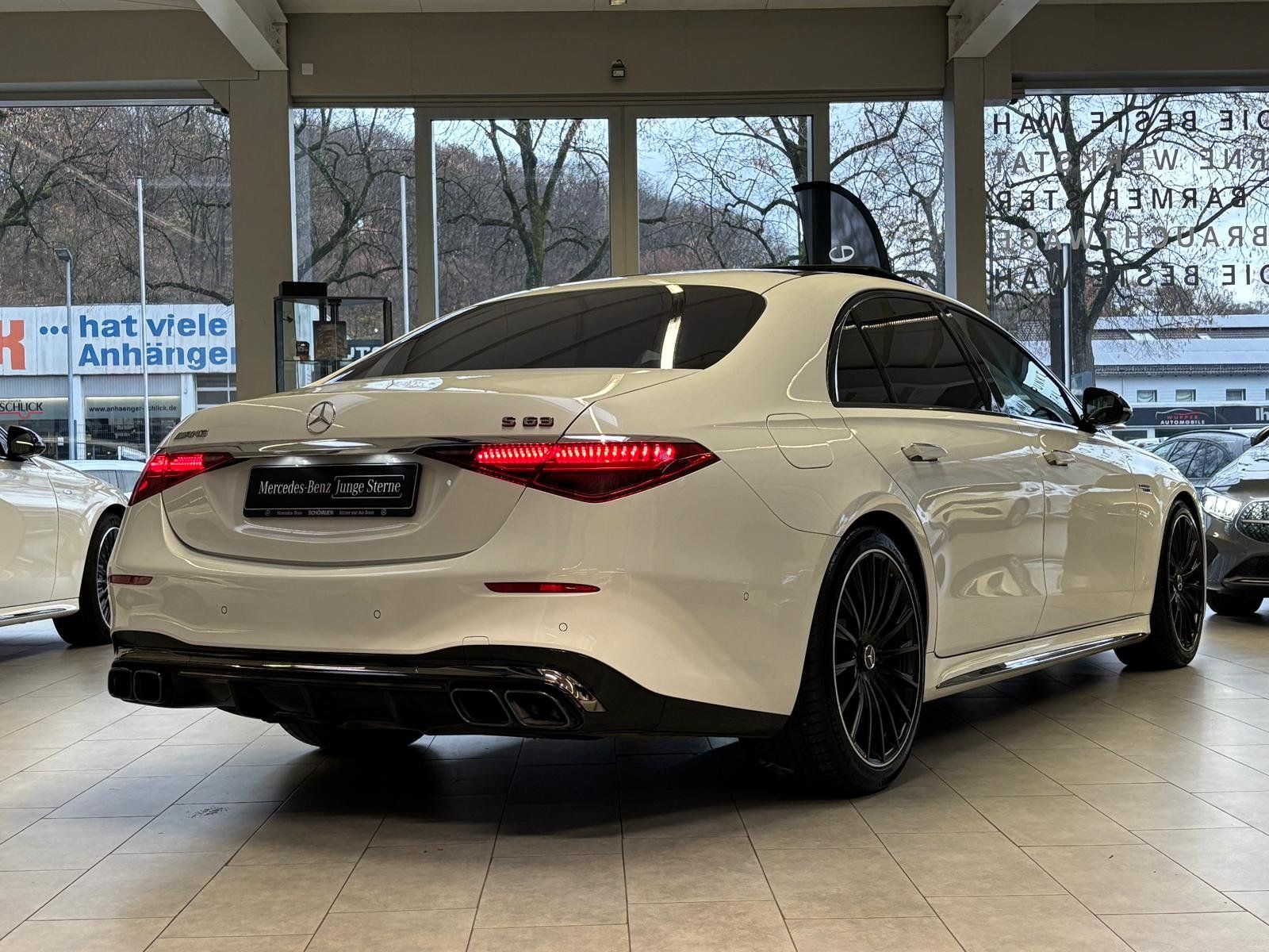 Fahrzeugabbildung Mercedes-Benz S 63 E PERF. L DISTR+HUD+BURM4D+PANO+NIGHT+360°