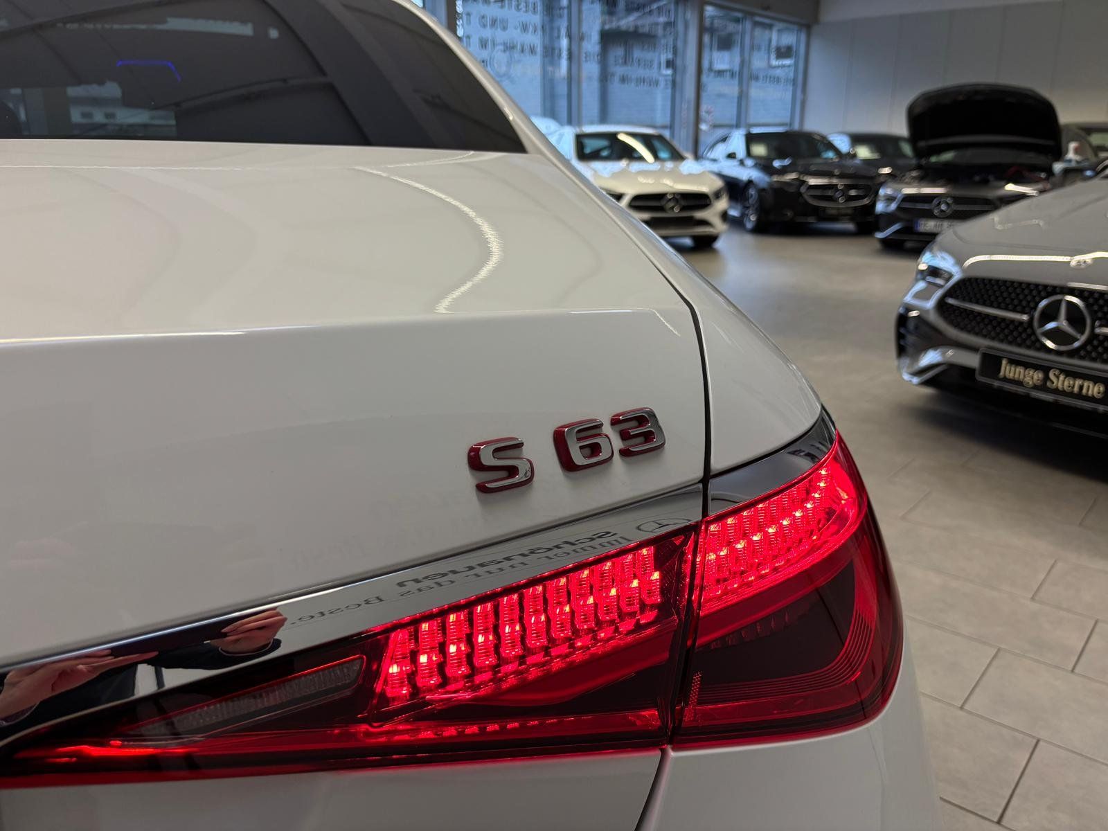 Fahrzeugabbildung Mercedes-Benz S 63 E PERF. L DISTR+HUD+BURM4D+PANO+NIGHT+360°