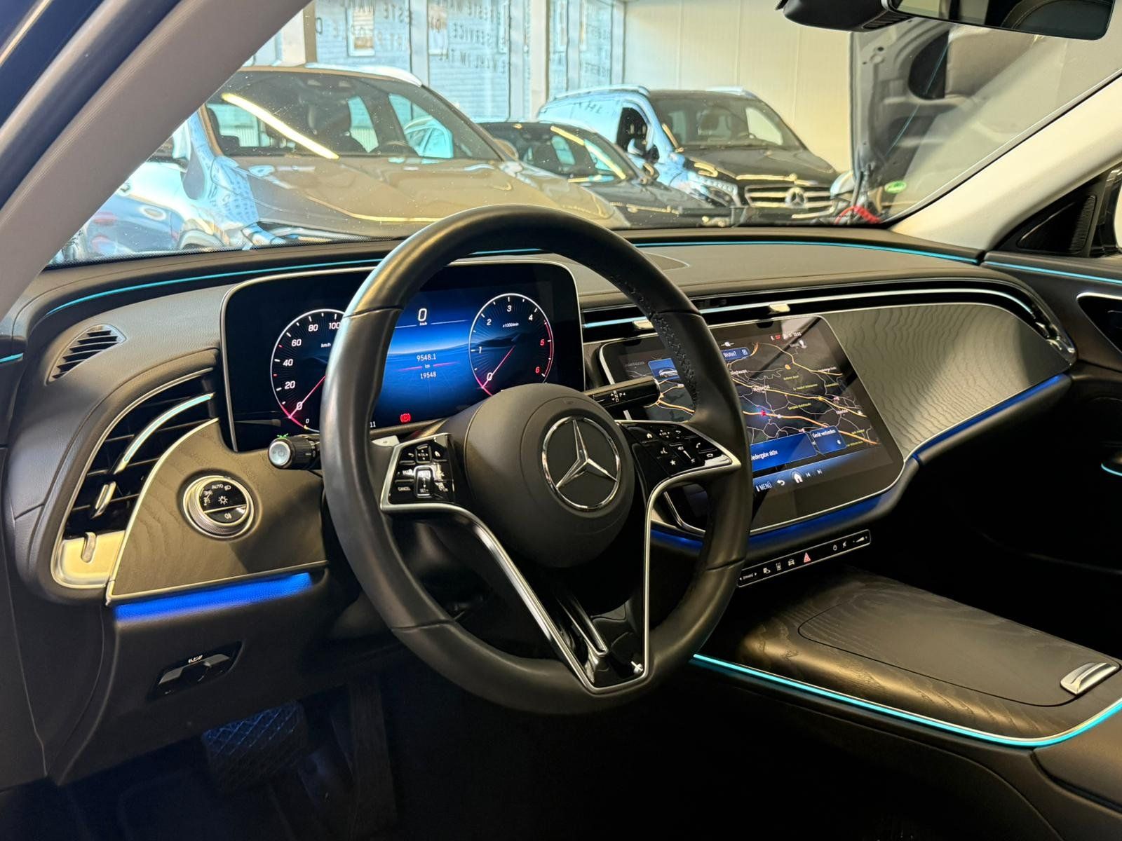 Fahrzeugabbildung Mercedes-Benz E 220 d T Avantgarde DISTR+PANO+STDHZ+AHK+KAMERA