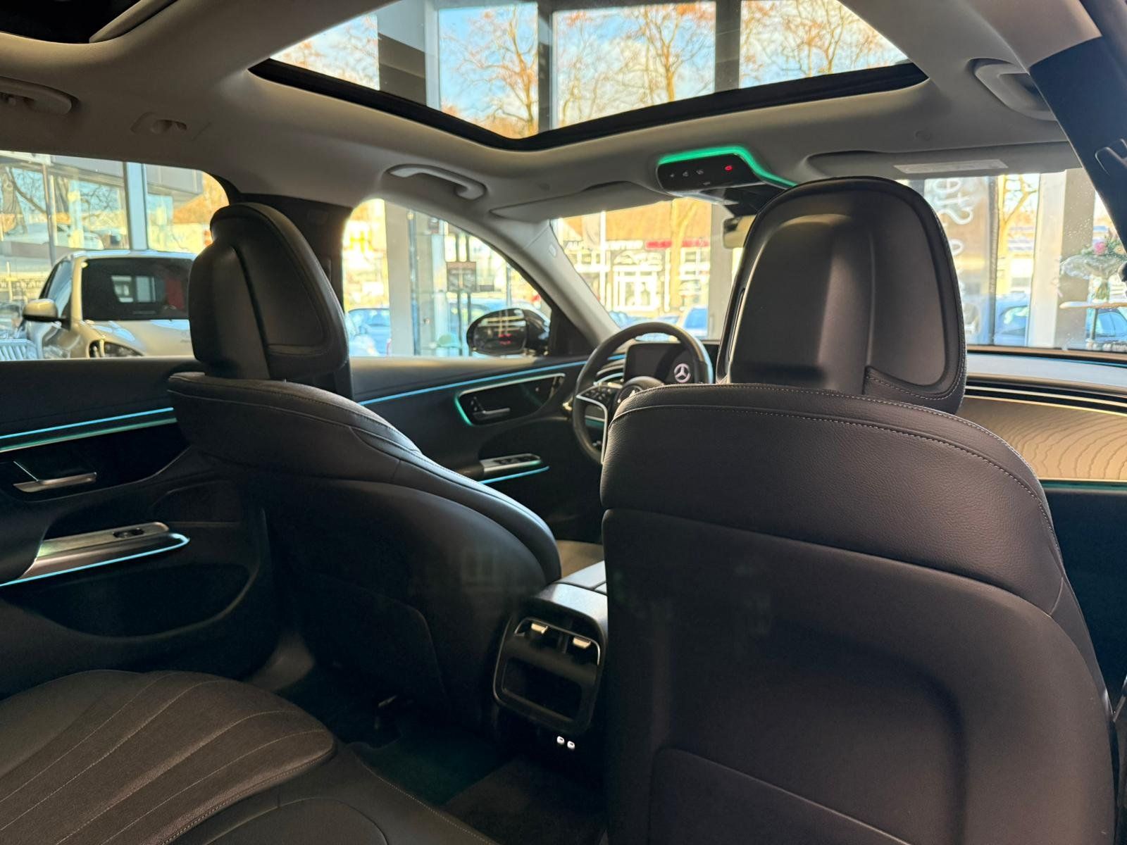 Fahrzeugabbildung Mercedes-Benz E 220 d T Avantgarde DISTR+PANO+STDHZ+AHK+KAMERA