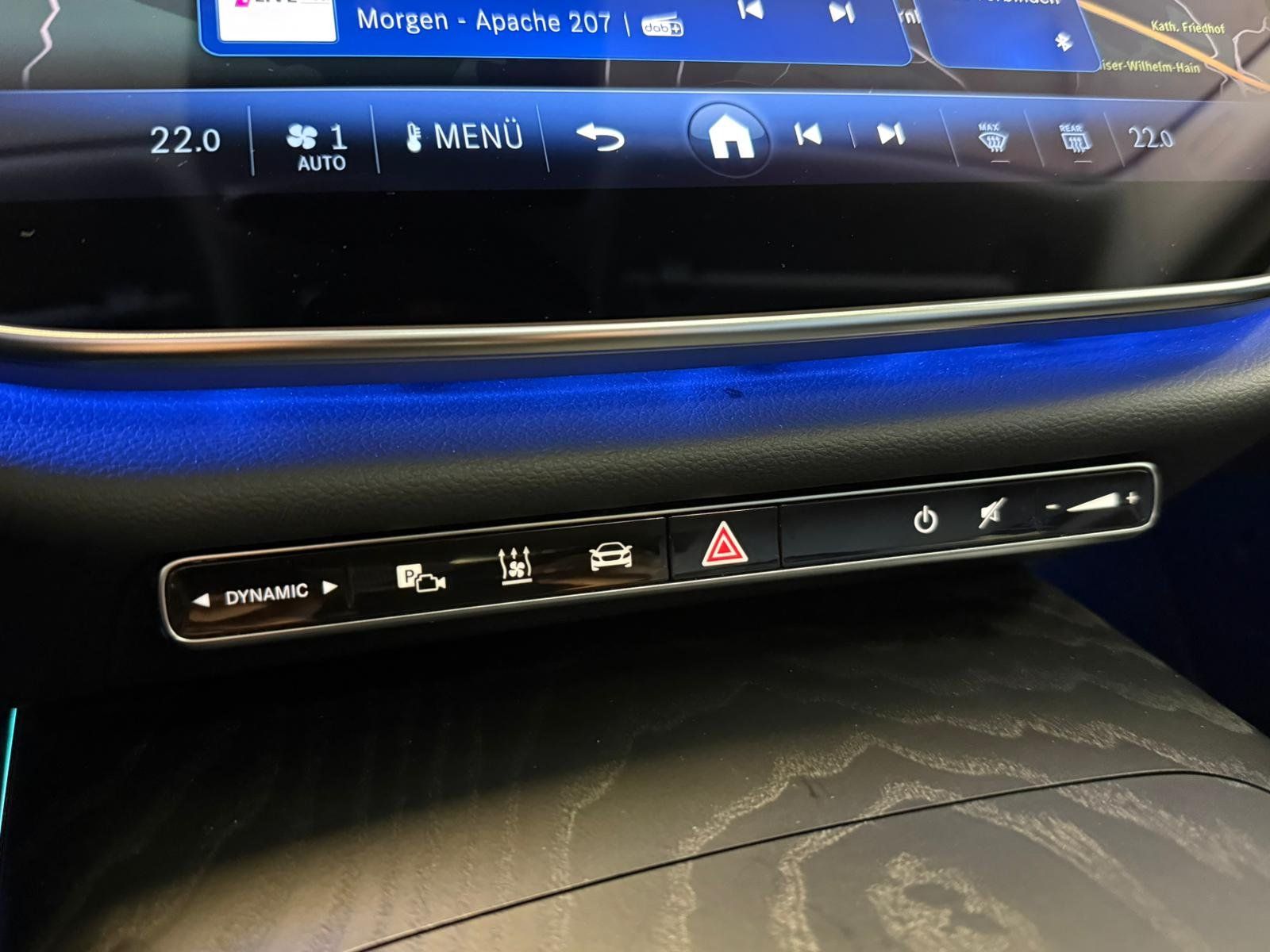 Fahrzeugabbildung Mercedes-Benz E 220 d T Avantgarde DISTR+PANO+STDHZ+AHK+KAMERA