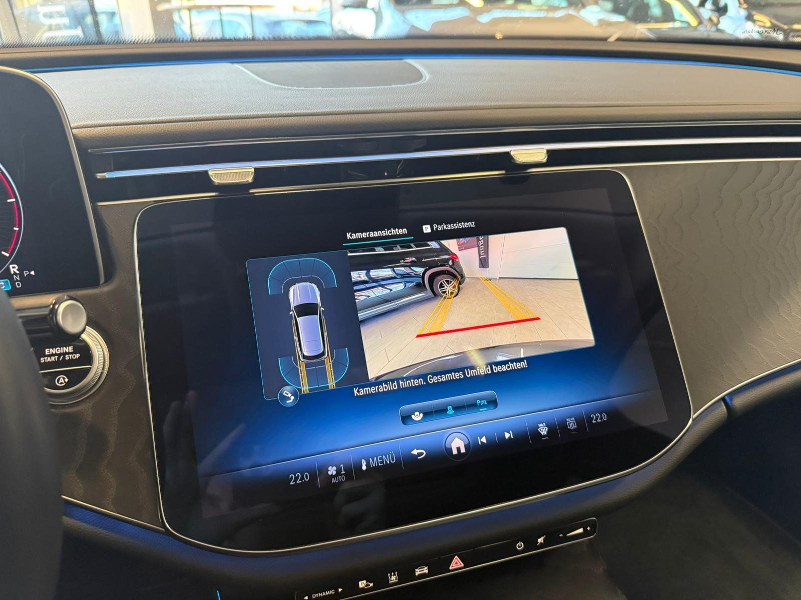 Fahrzeugabbildung Mercedes-Benz E 220 d T Avantgarde DISTR+PANO+STDHZ+AHK+KAMERA