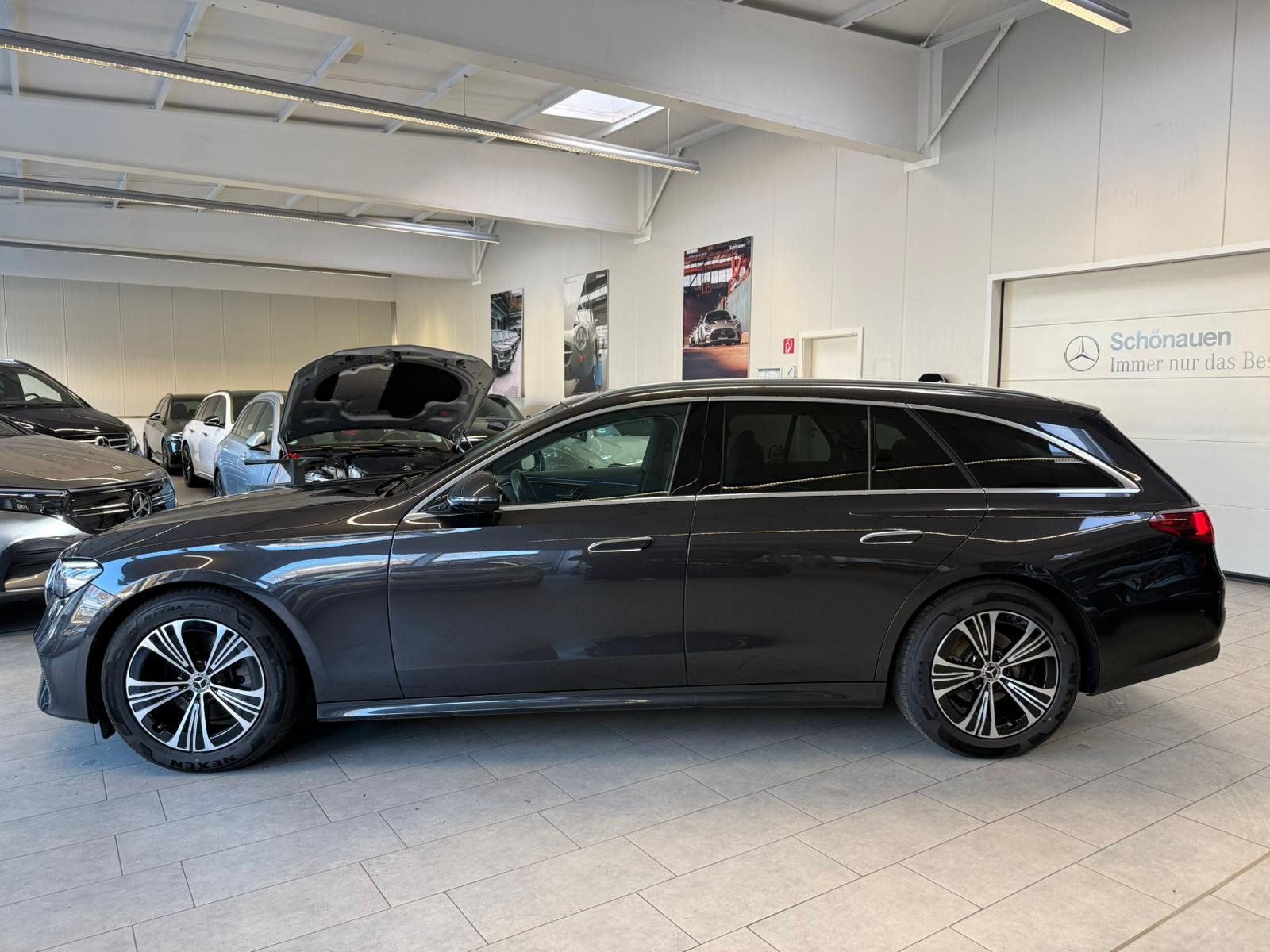 Fahrzeugabbildung Mercedes-Benz E 220 d T Avantgarde DISTR+PANO+STDHZ+AHK+KAMERA