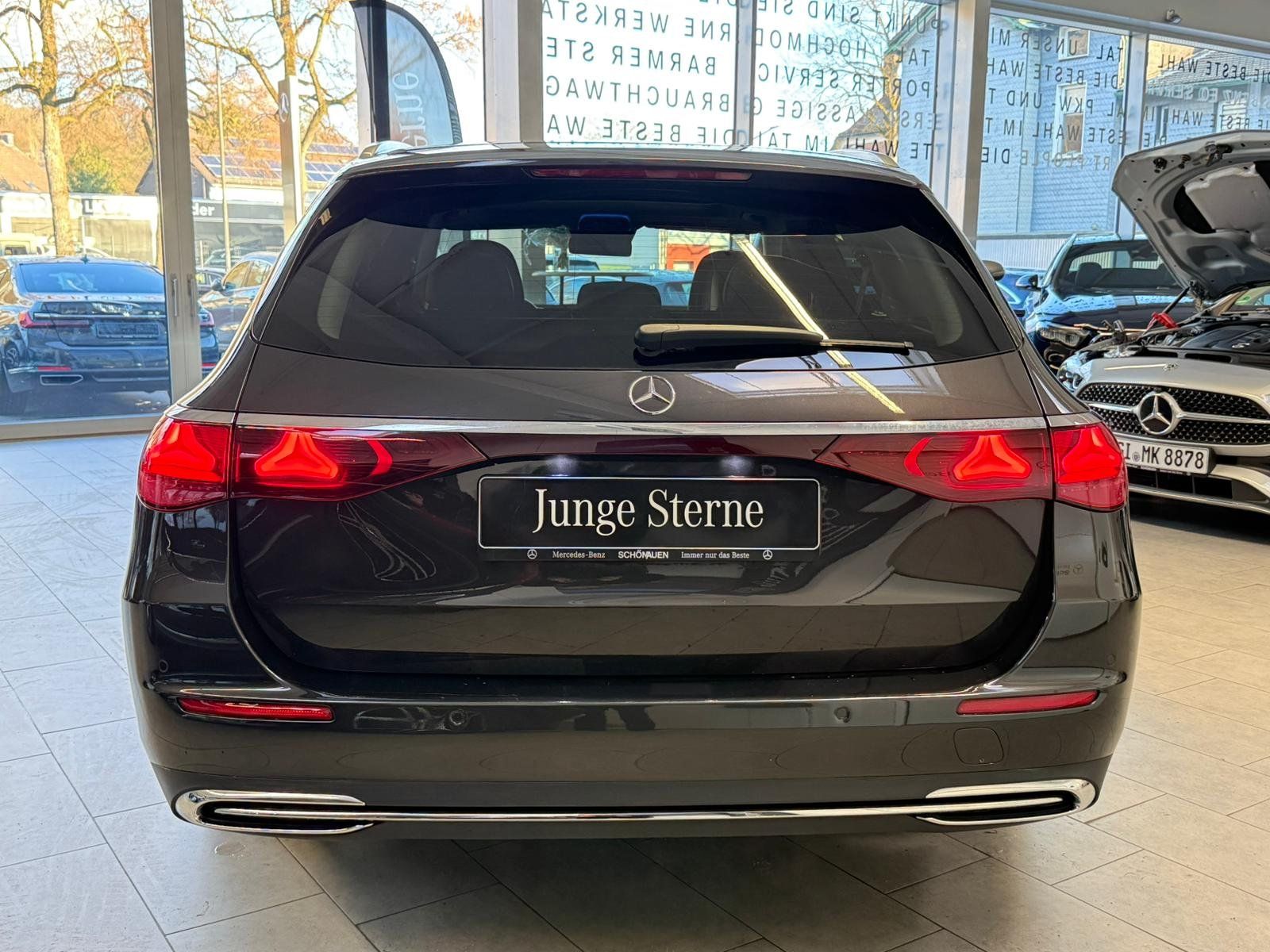 Fahrzeugabbildung Mercedes-Benz E 220 d T Avantgarde DISTR+PANO+STDHZ+AHK+KAMERA